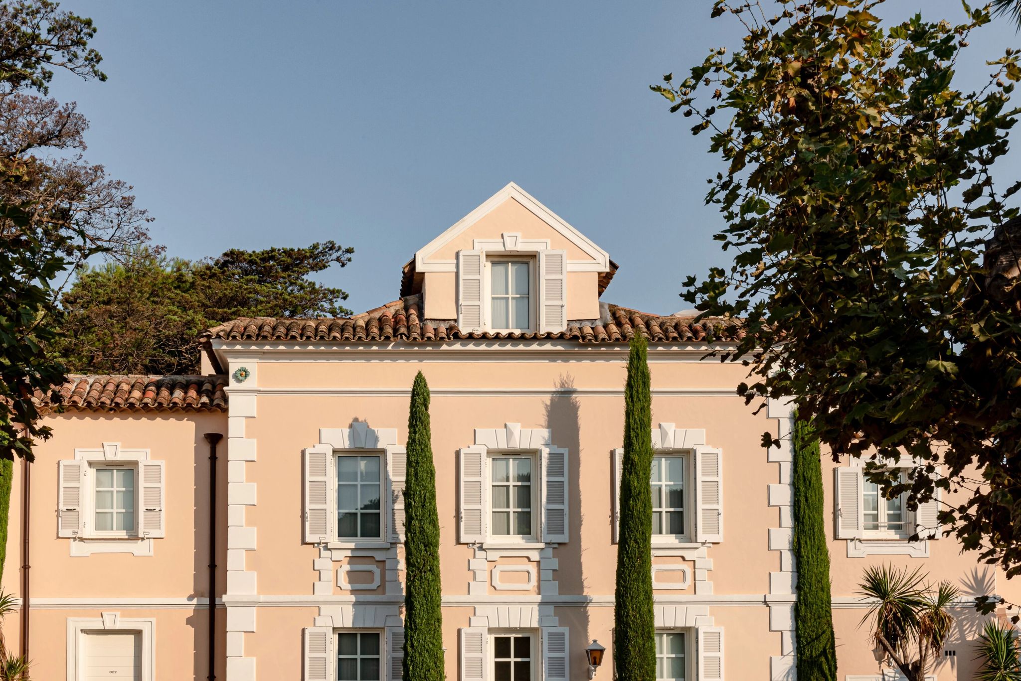 Propriedade do Cheval Blanc St Tropez hotel de luxo – arquitetura europeia – hotel chique -  entrada do hotel