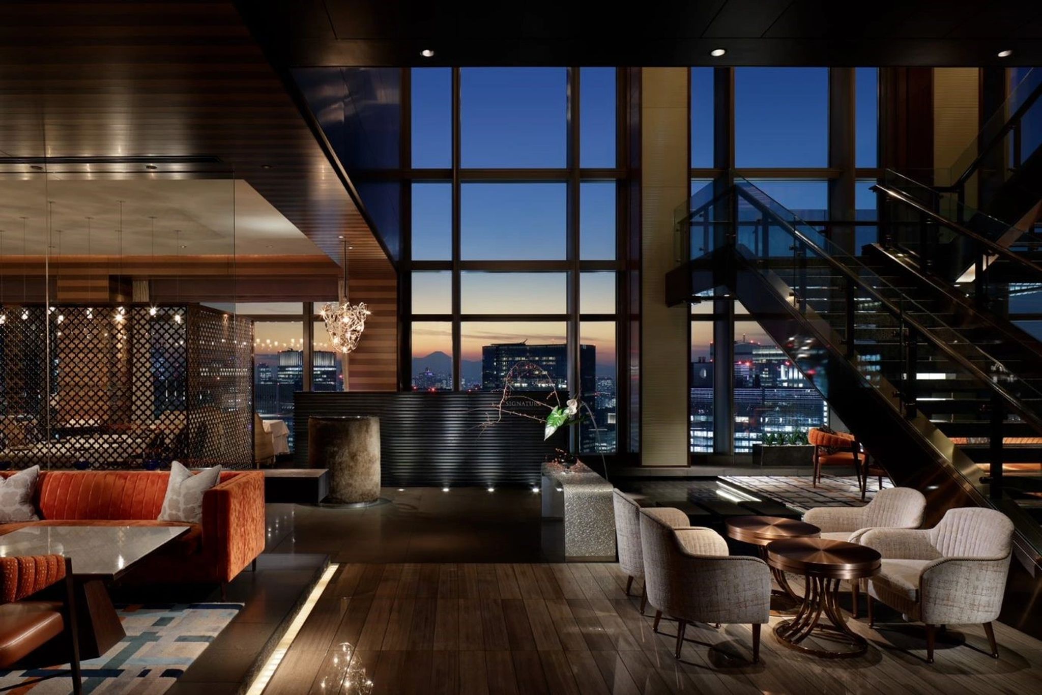 Mandarin Bar bares em toquio – bar de luxo – bar chique - vista toquio - por do sol