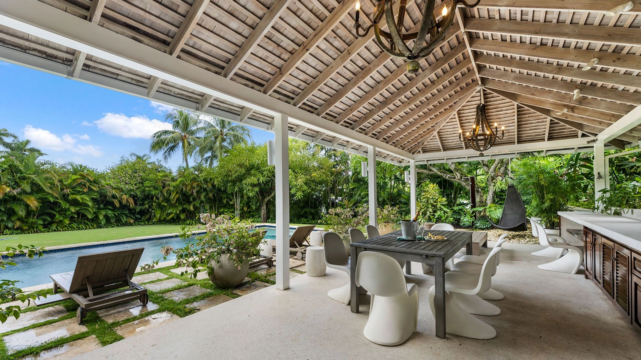 Three Bedroom Classic Villa  terraço privativo - sala de jantar - area gourmet