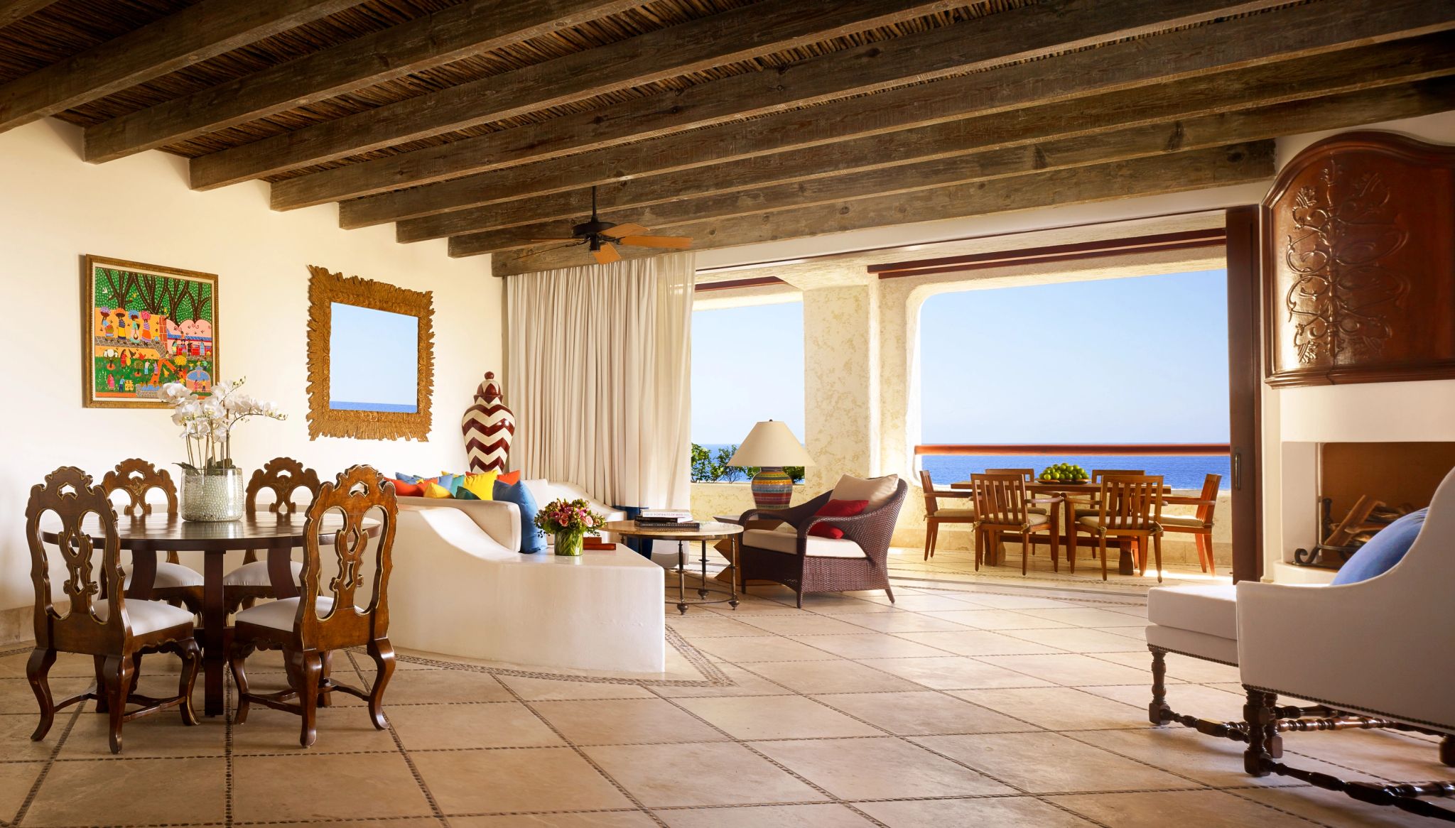 Two Bedroom Oceanview Residence design tropical – sala de estar – vista mar