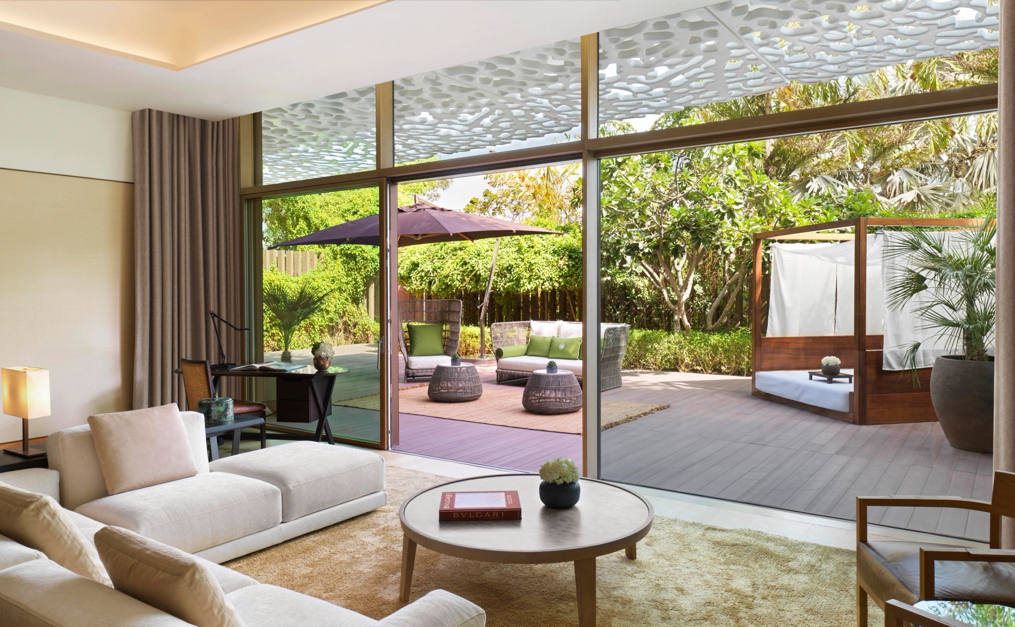 suite de luxo- sala integrada - estilo contemporaneo