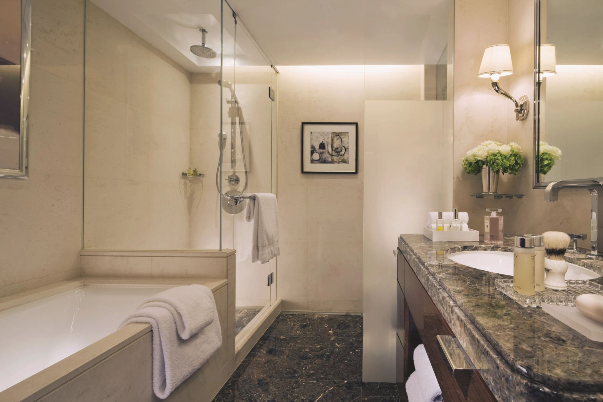 banheiro de luxo - banheira de hotel