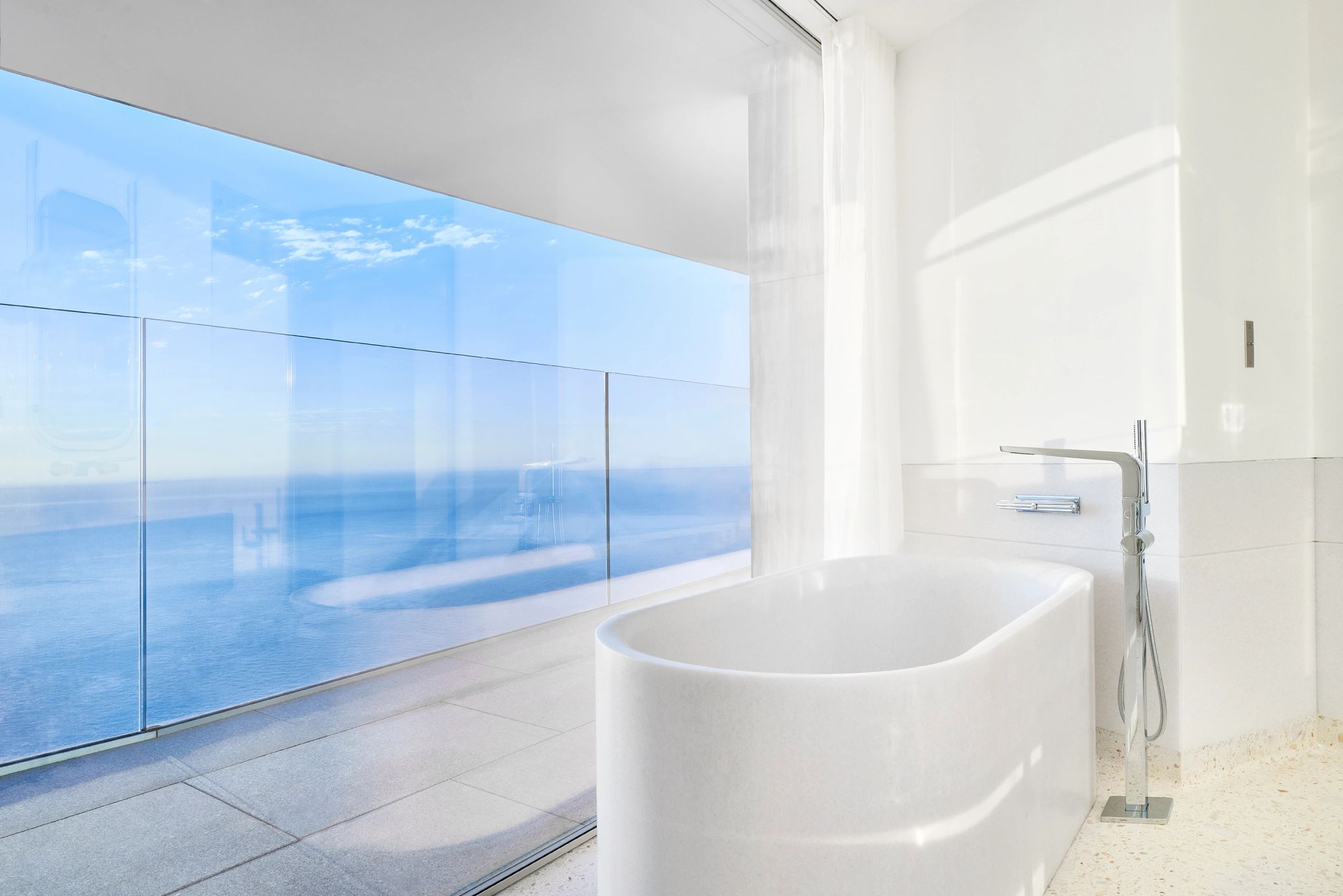 Sea View Suite banheira de imersao - banho premium - vista mar - banheiro vista mar
