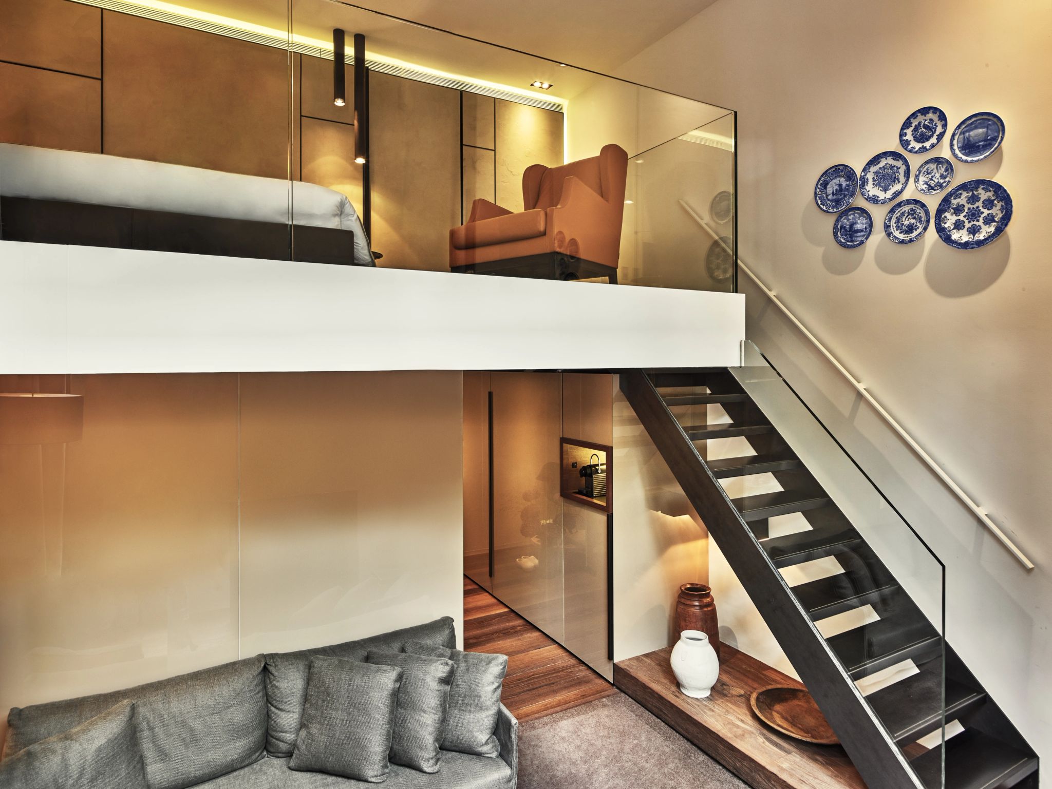 suite duplex - suite ampla - sala de estar - esculturas de ceramica - suite de dois andares