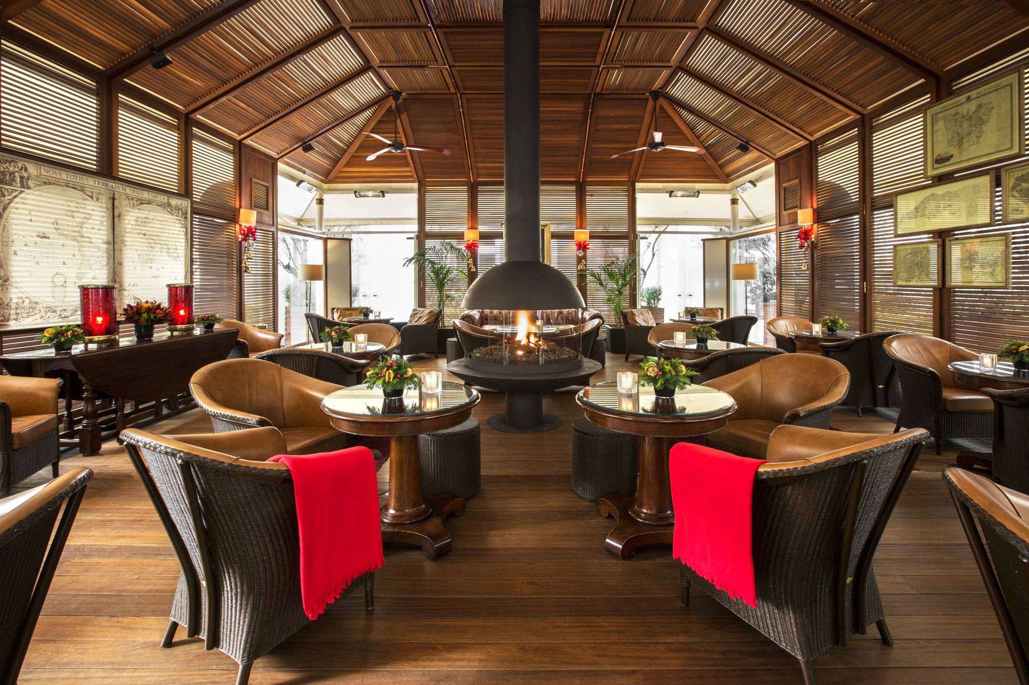 Bar Alexander's Cigar Lounge lounge gourmet - bar casual - bar vintage - bar classico