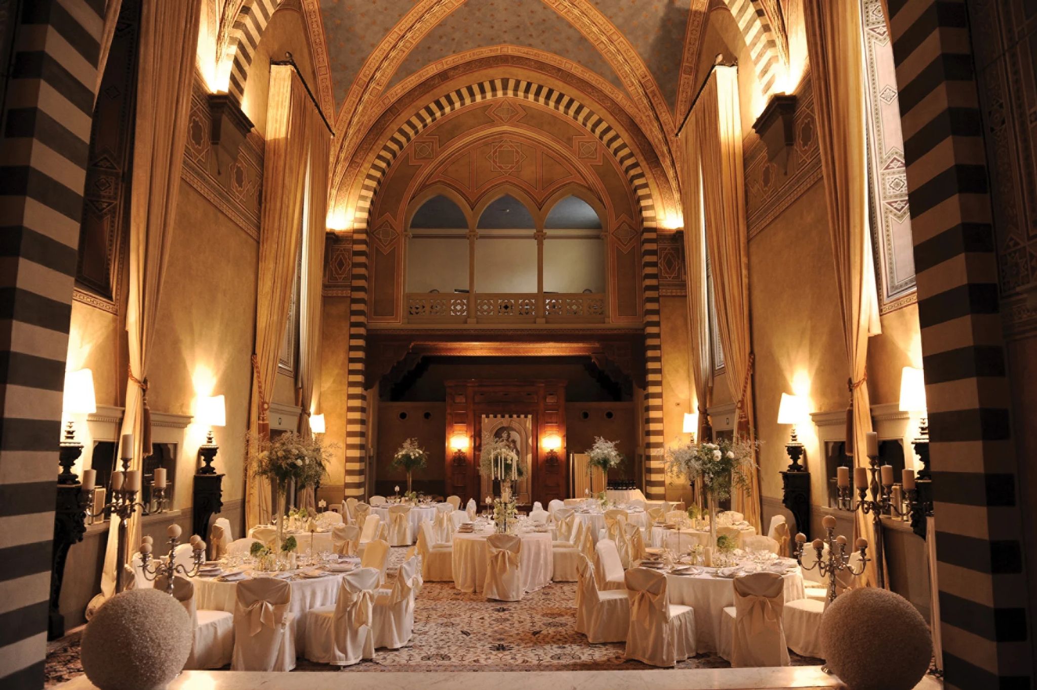 arquitetura renascentista – interior four seasons – hotel de luxo