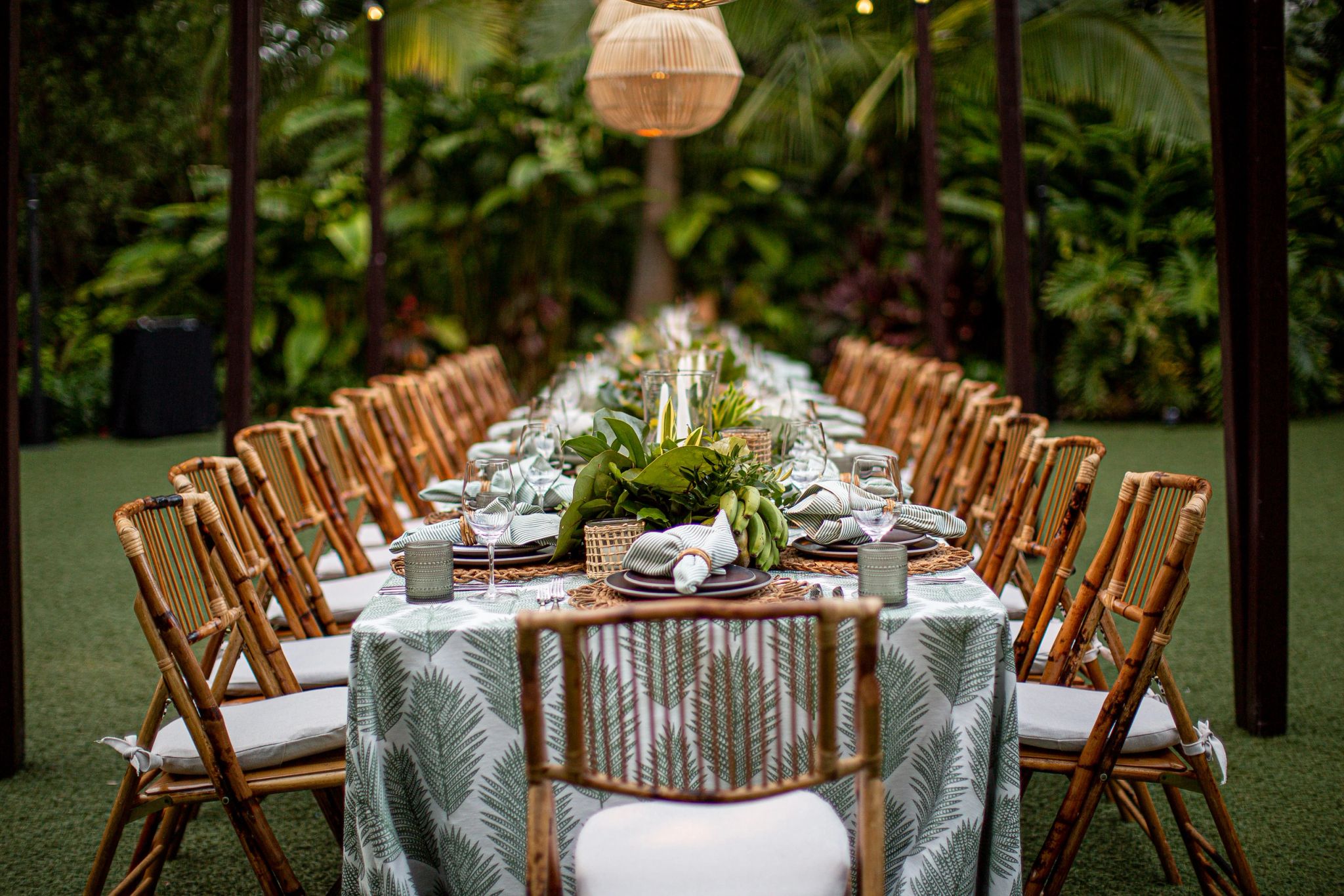mesa de jantar - evento nas bahamas - almoço ao ar livre - evento ao ar livre - evento hotel