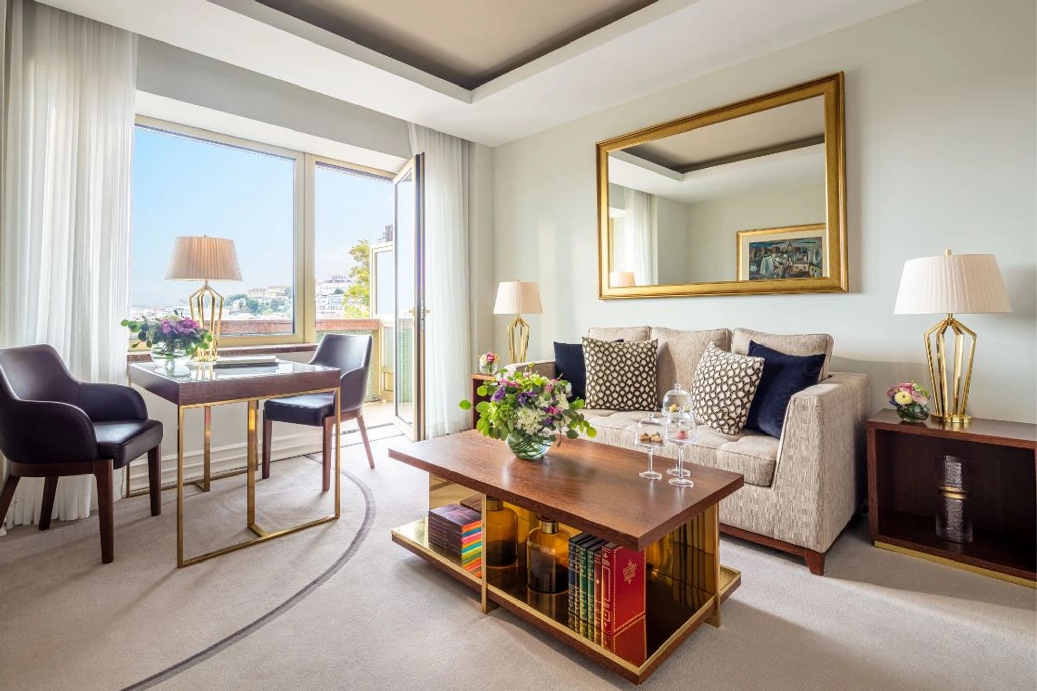 Executive Suite Terrace suite com terraco - vista lisboa - sala de estar