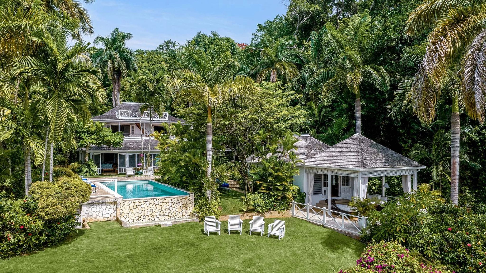 Four Bedroom Classic Villa  area externa vila - jardim privativo - piscina externa - lazer ao ar livre