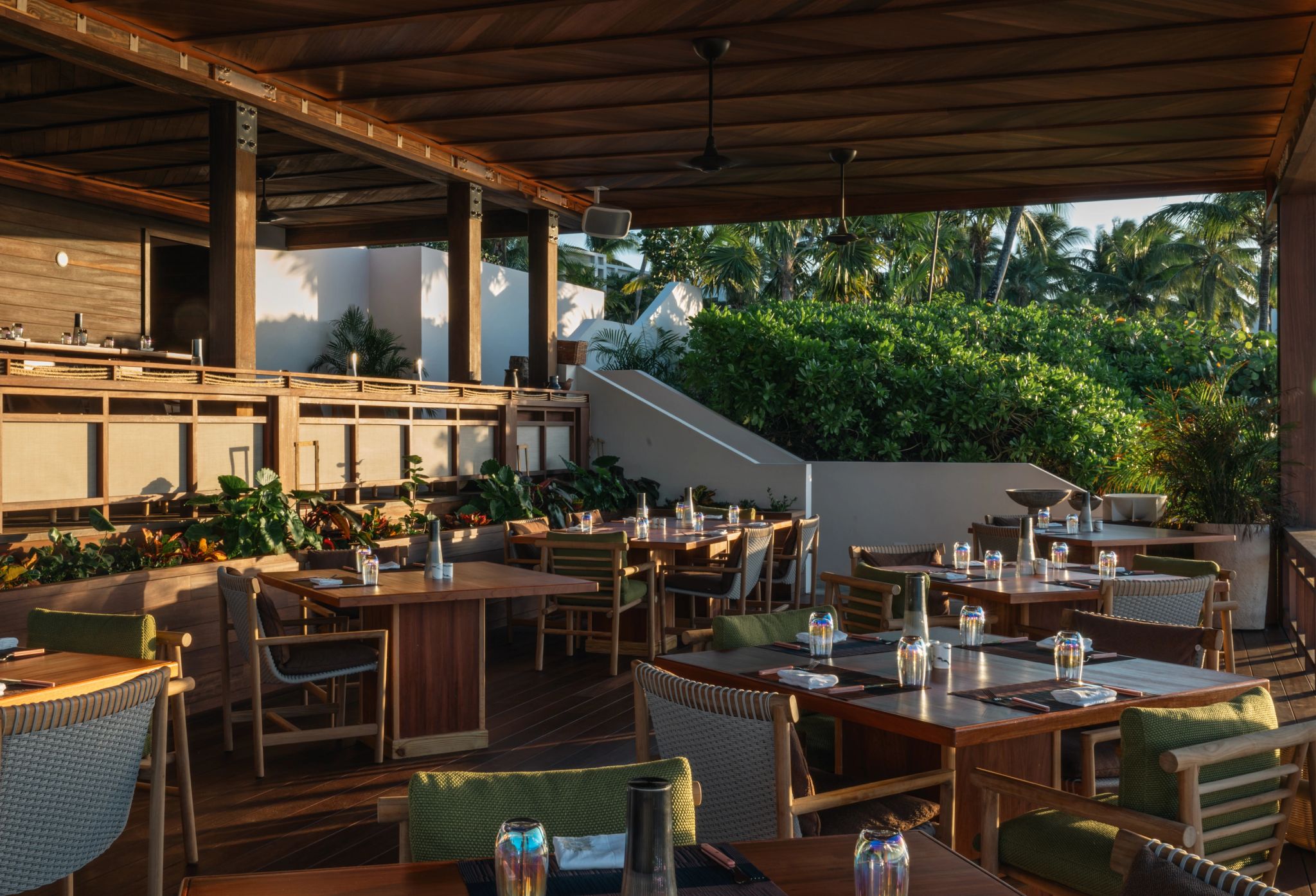 Half Shell Bar bar moderno - decoraçao rustica - vida noturna