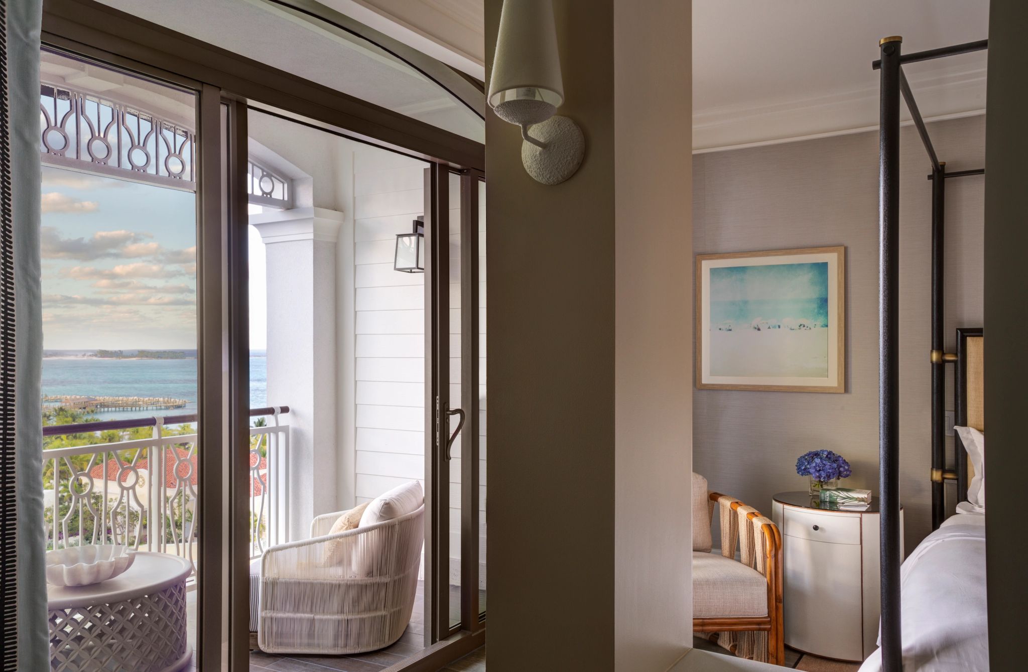 quarto com varanda – vista mar – varanda vista mar - varanda mobiliada