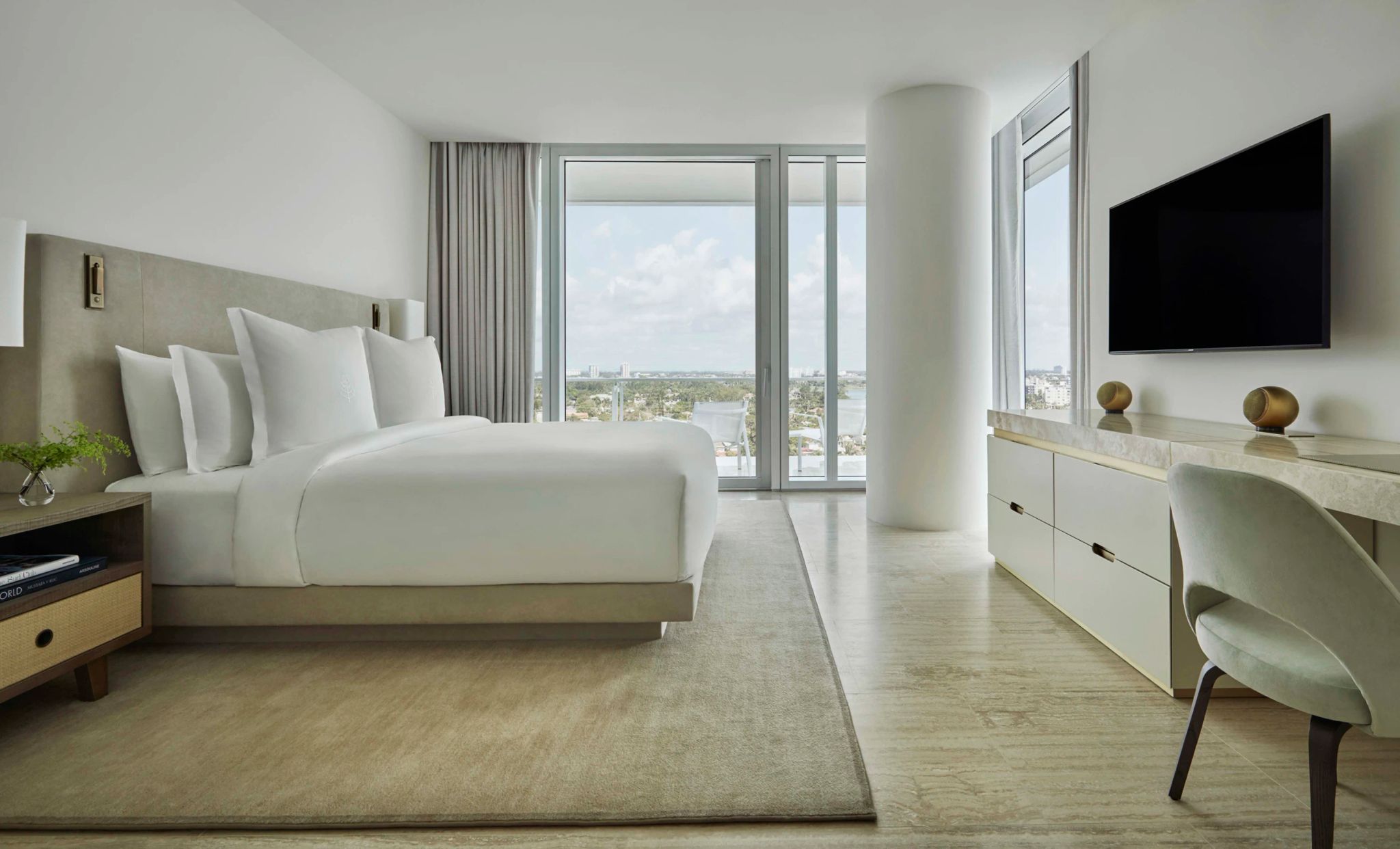 suite ampla - cama king - amenidades modernas - varanda privativa