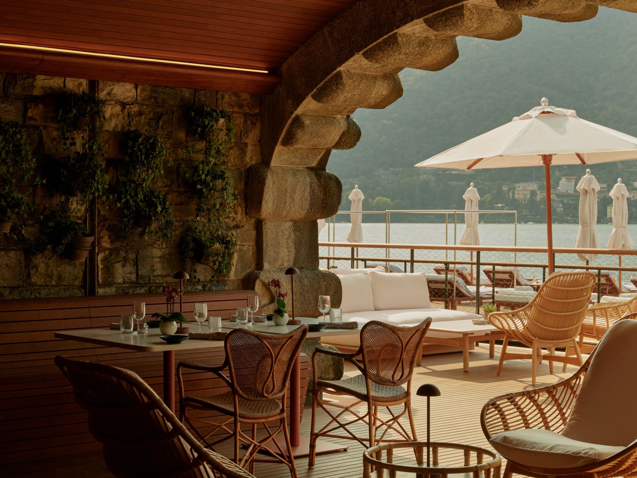 Café Nami culinaria asiatica – almoço ao ar livre – terraço gourmet - vista lago di como