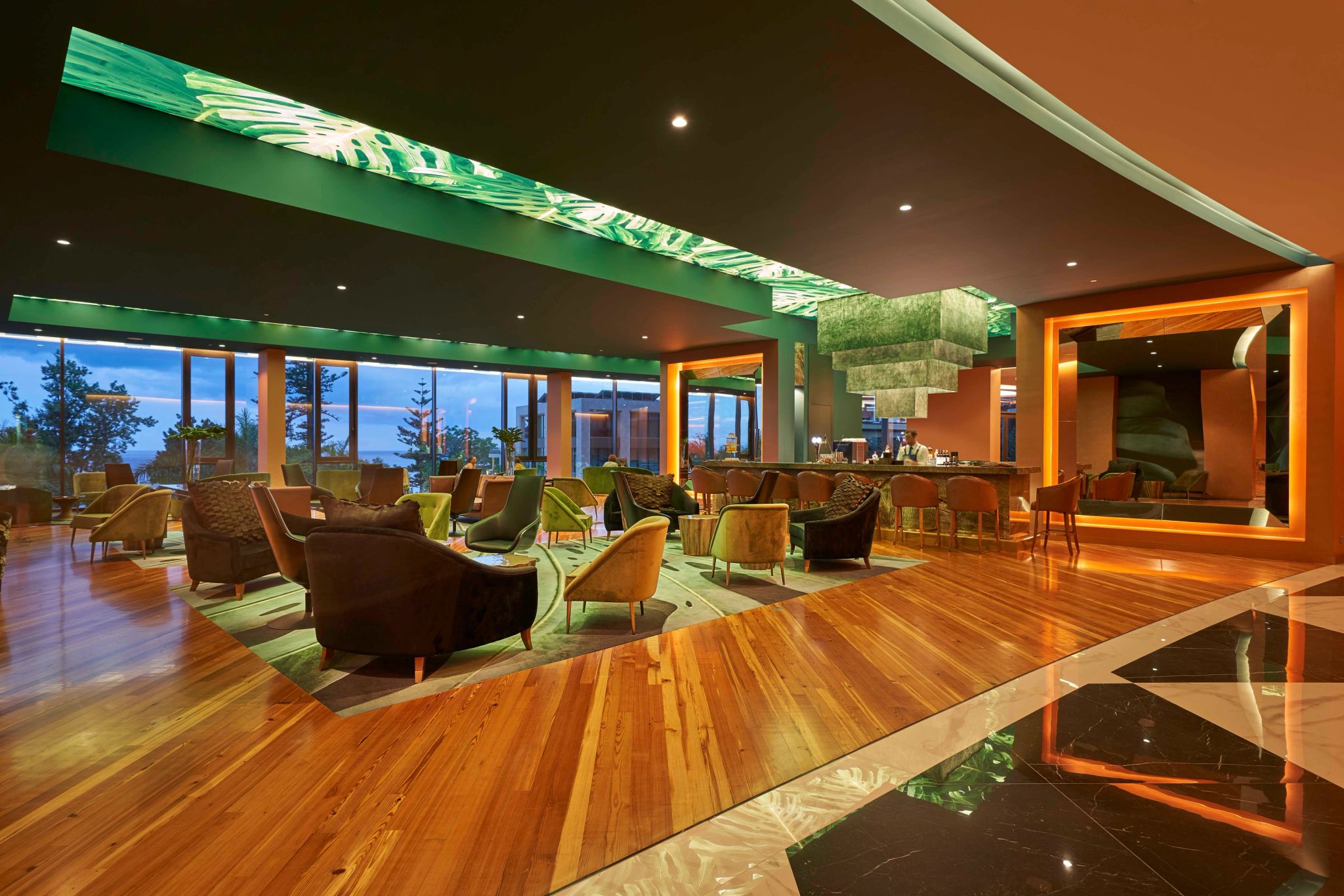 Lobby Bar bar elegante com cocktails e ambiente sofisticado no lobby