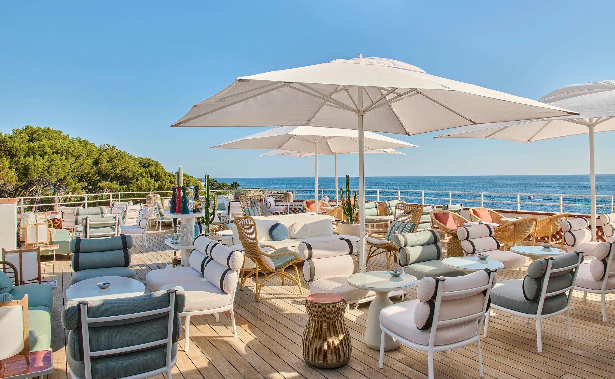 Eden-Rock Lounge terraço vista mar – lounge ao ar livre - lounge gourmet - decoraçao elegante