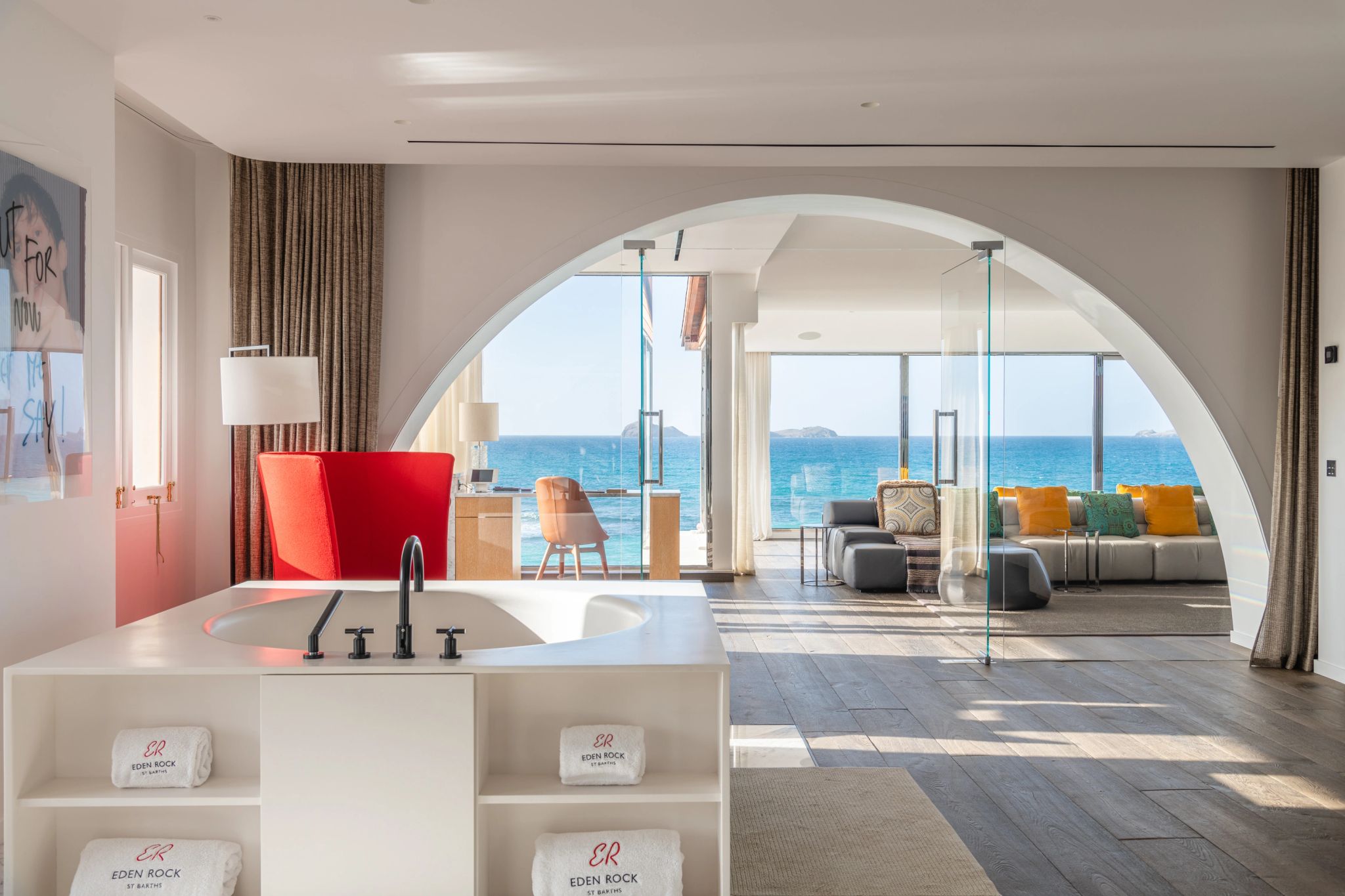 Signature Suite Christopher Columbus - Jeanne Le Menn jacuzzi – suite grande – sala de estar