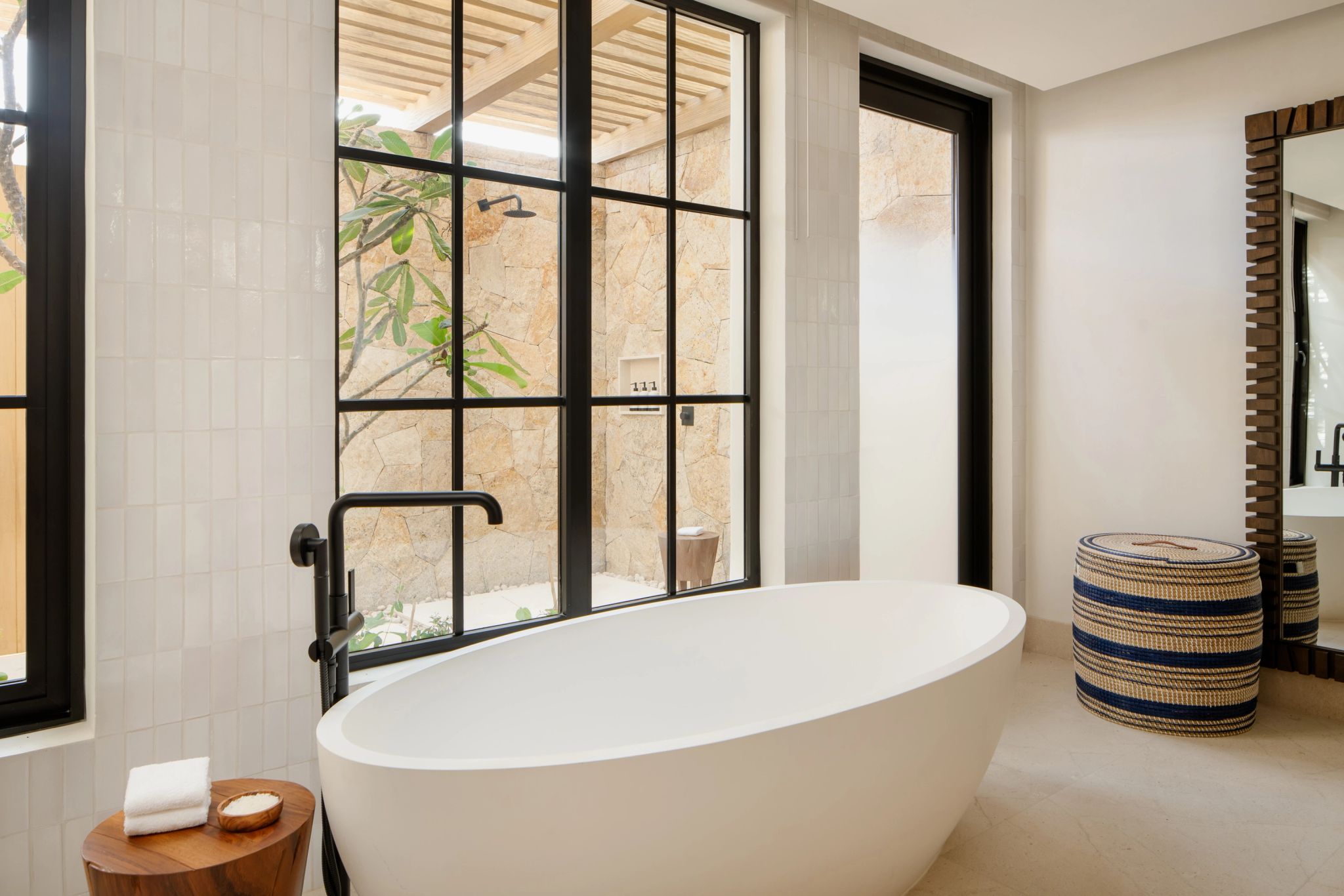 Ocean View Four Bedroom Villa vila vista mar - banho relaxante - banheira de imersao