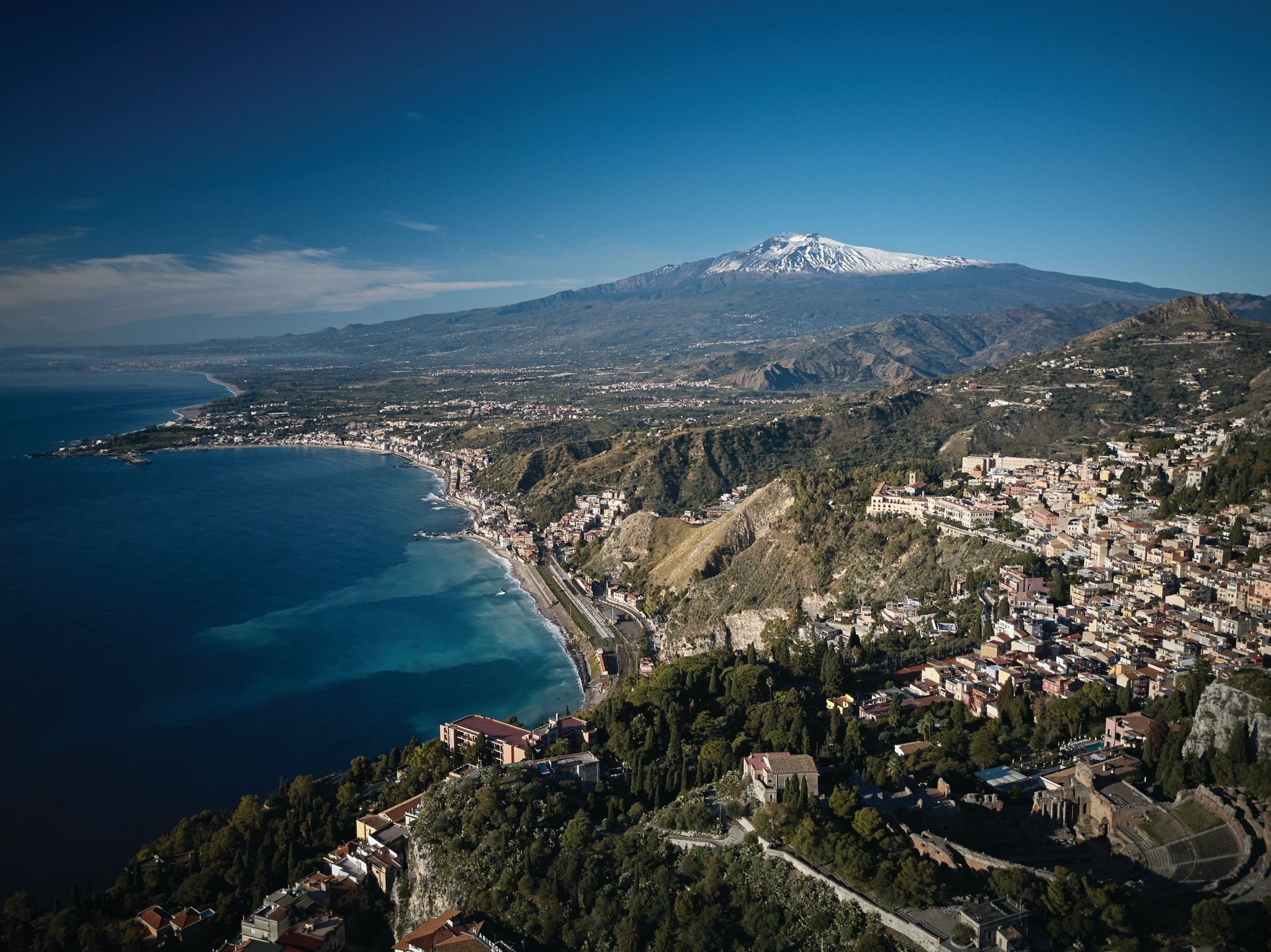 foto aerea taormina – taormina sicilia – mar azul  