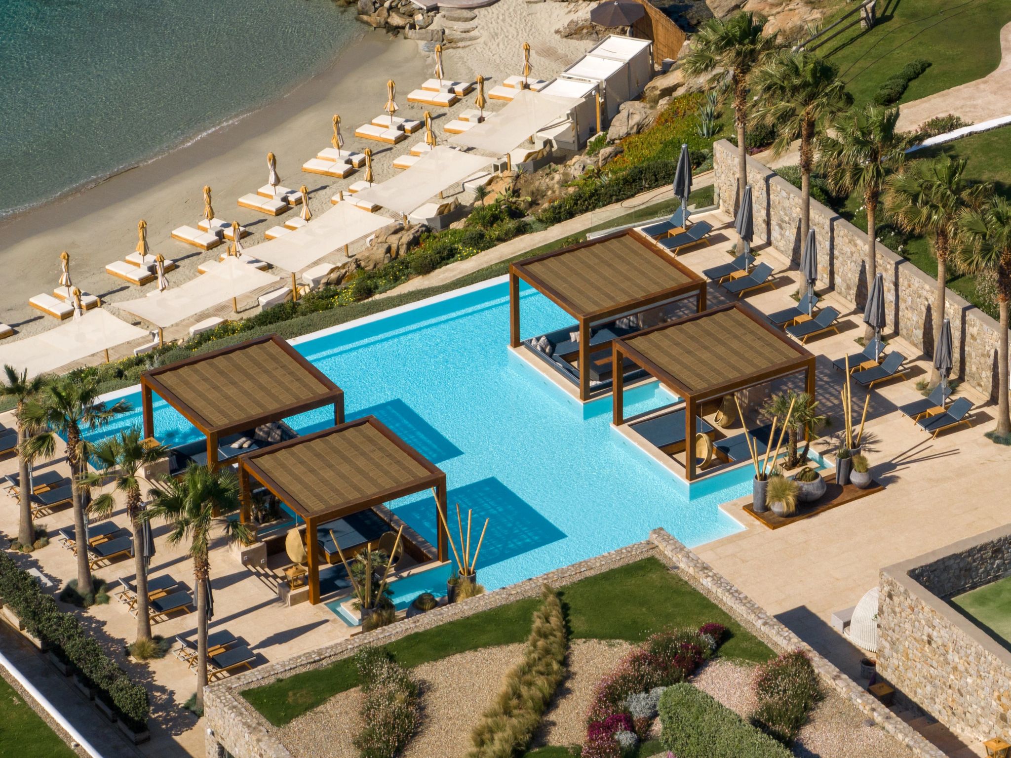 piscina externa - piscina frente mar - piscina ao ar livre