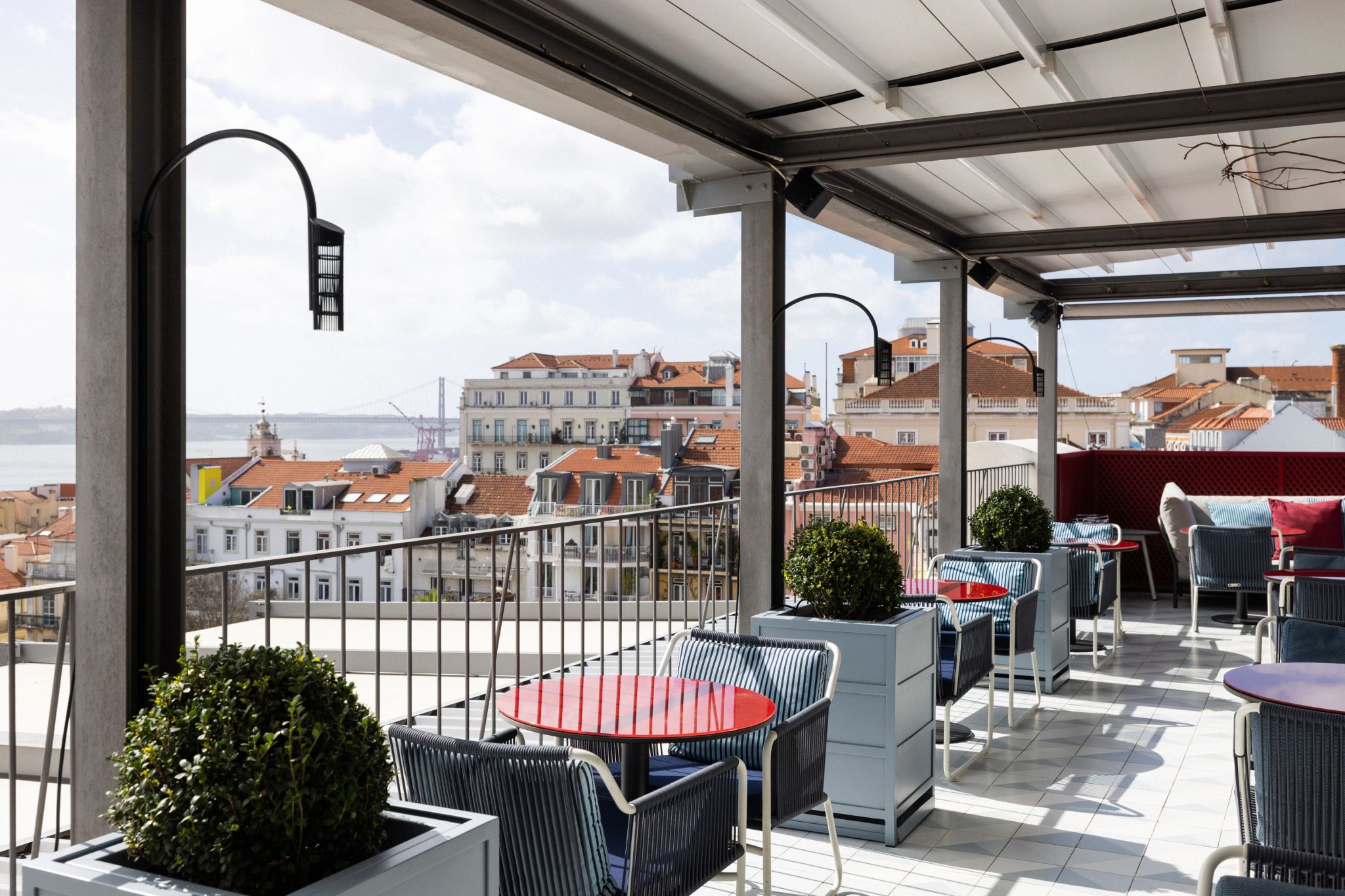 Rooftop bar de luxo – drinks e aperitivos selecionados