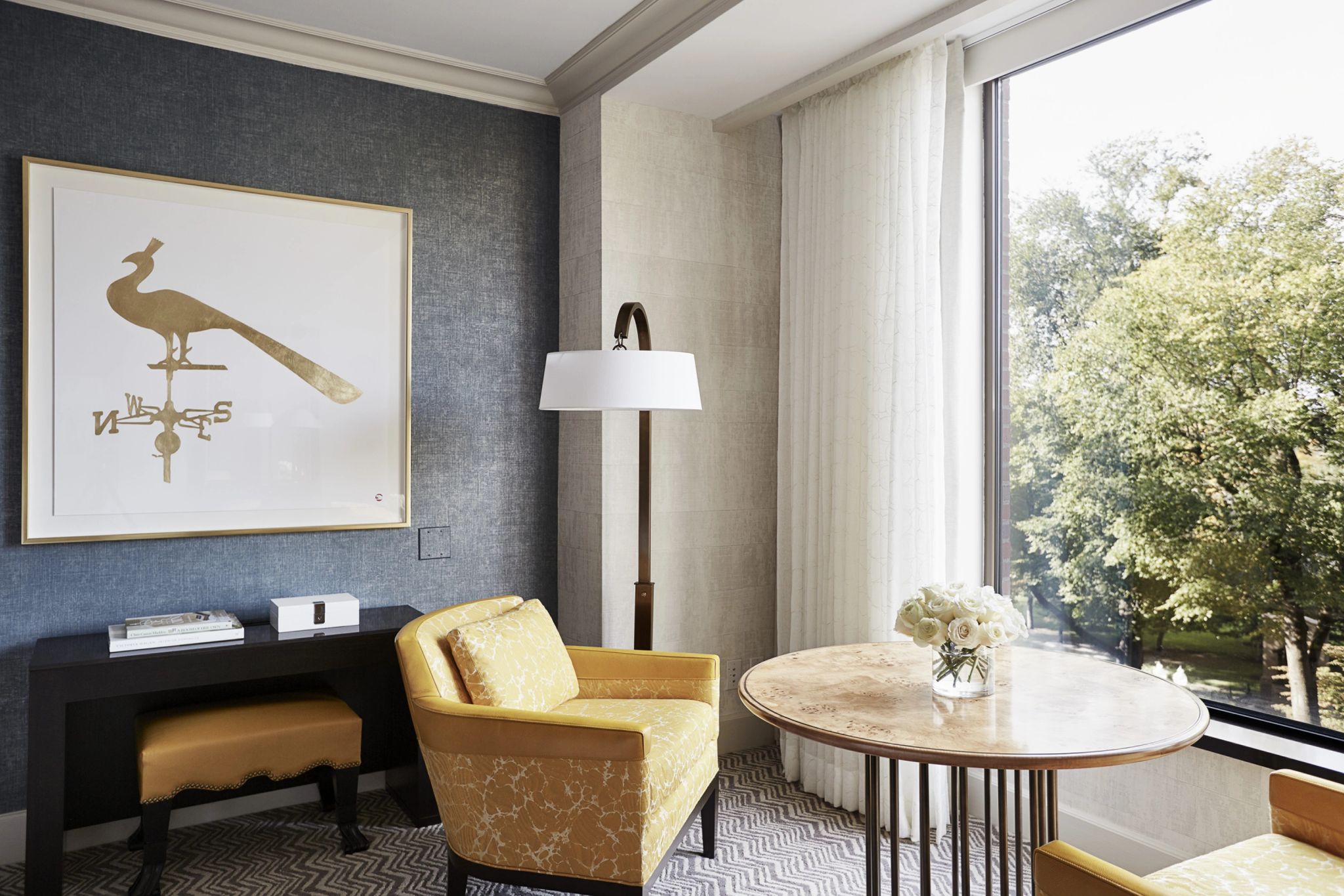 Deluxe Garden View King sala de estar - sala moderna - quarto vista jardim