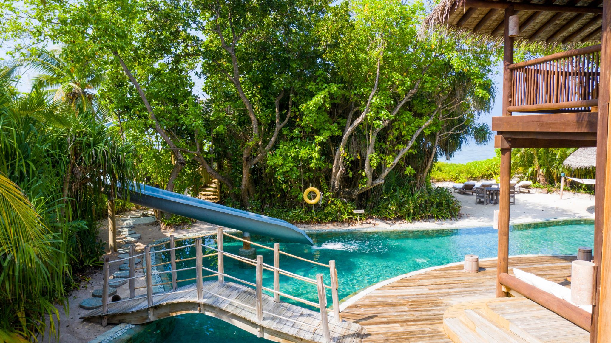 Villa 41 piscina de luxo - vila maldivas - deck de madeira