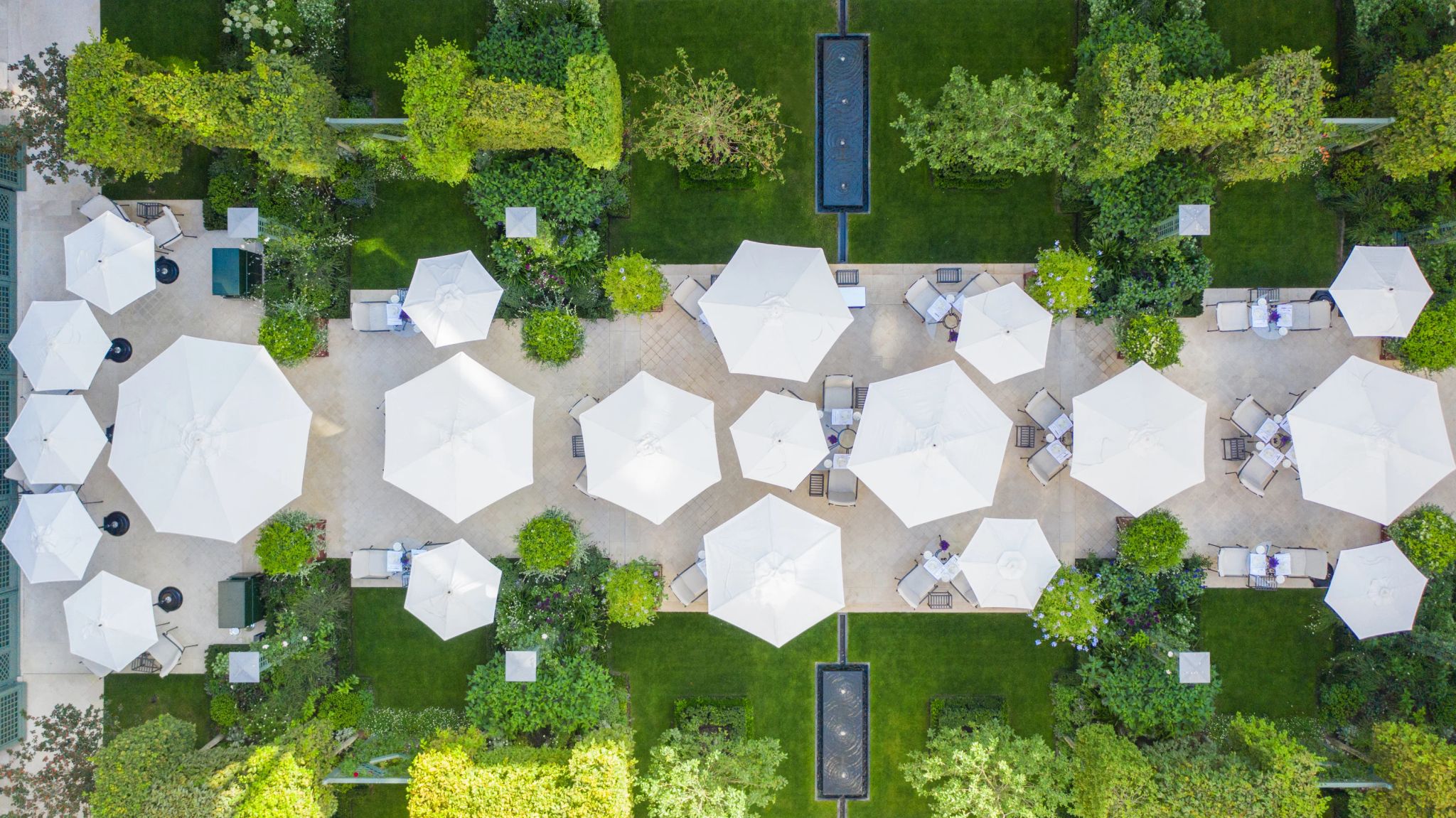 terraço le bristol paris - almoço ao ar livre