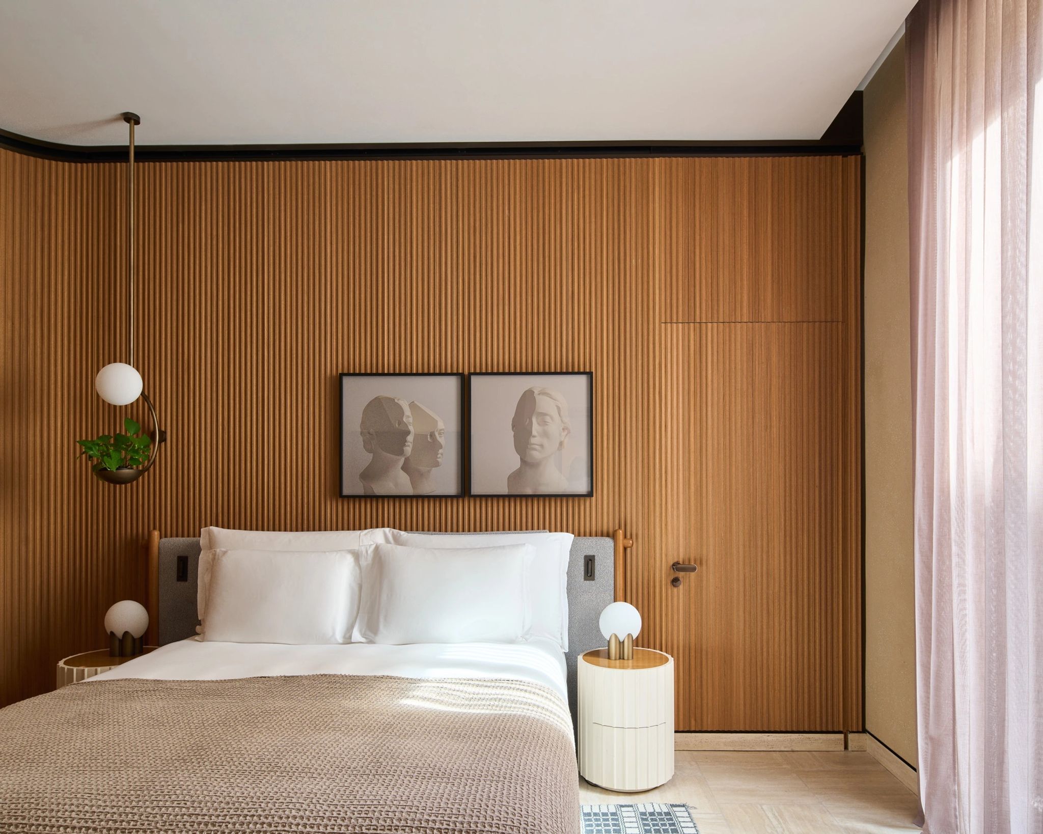 Superior quarto do hotel - cama king-size - decoracao premium