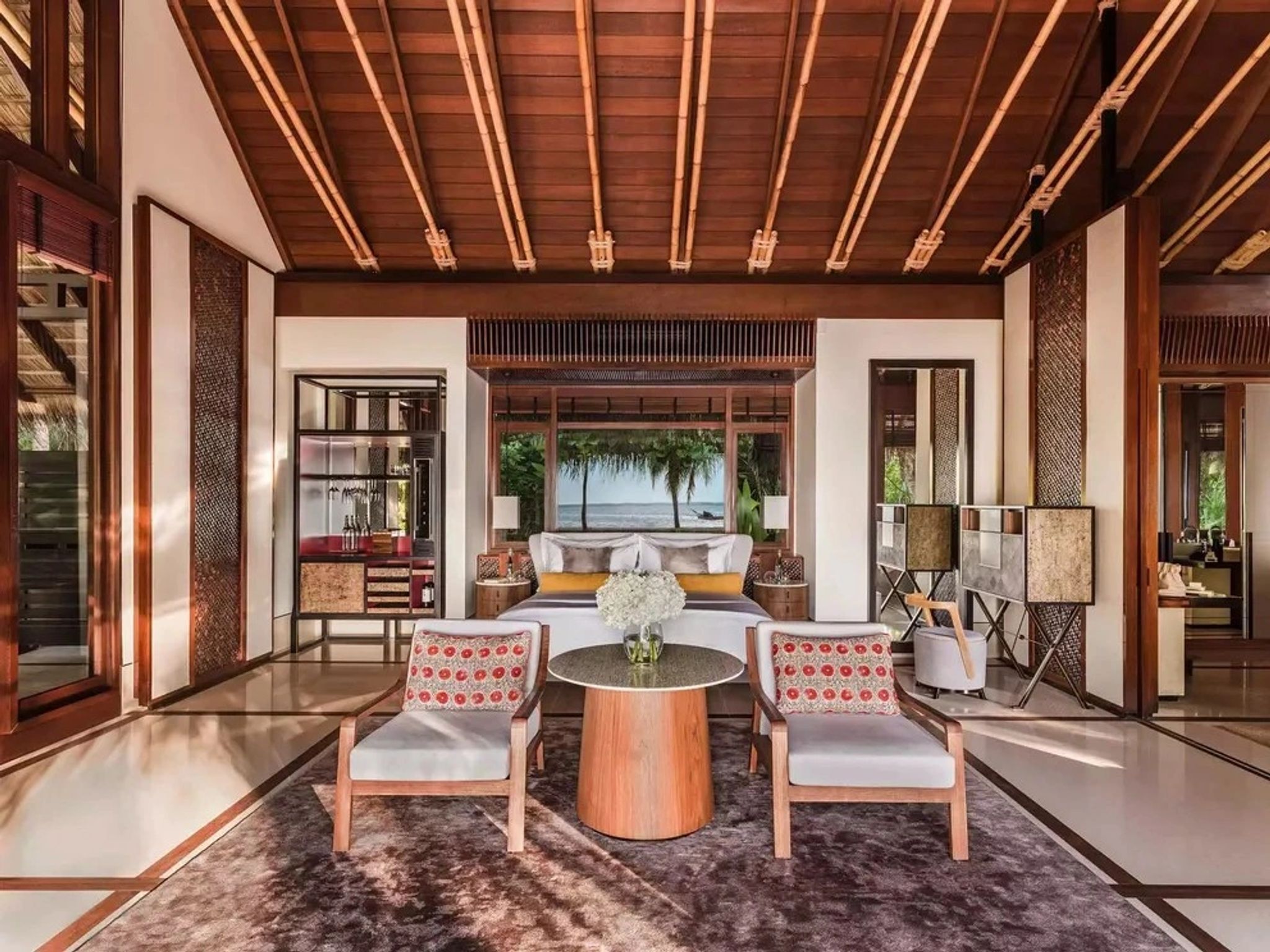 Beach Villa King Pool quarto tropical - quarto com piscina - quarto frente mar - moveis em madeira