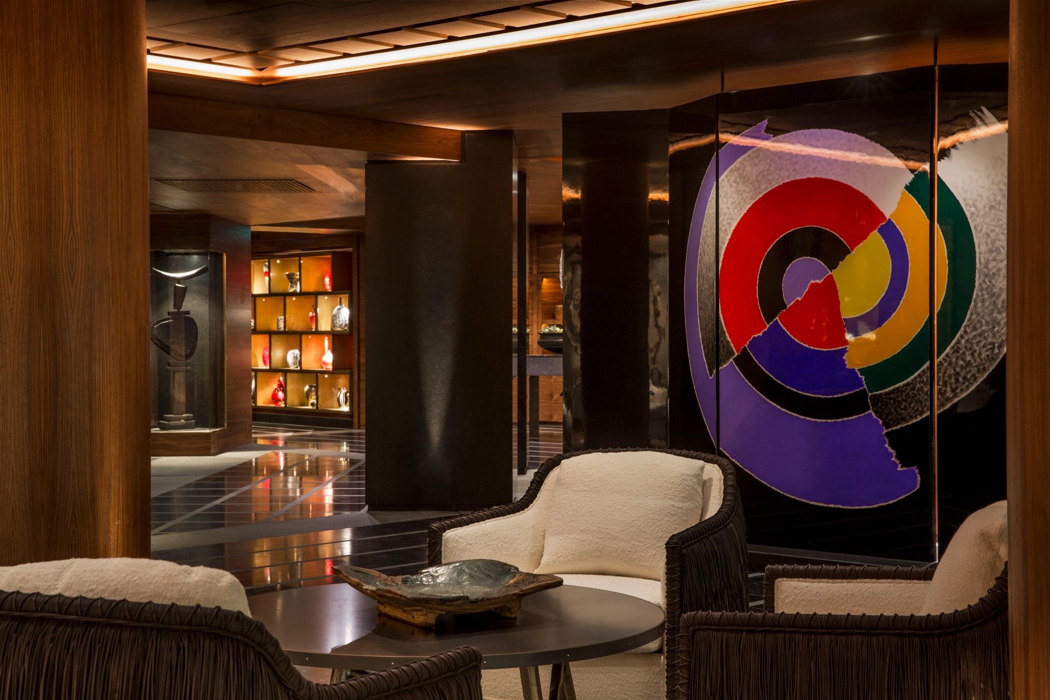 obras de arte - coleçao de arte - lounge de luxo - lounge de hotel - entrada do hotel