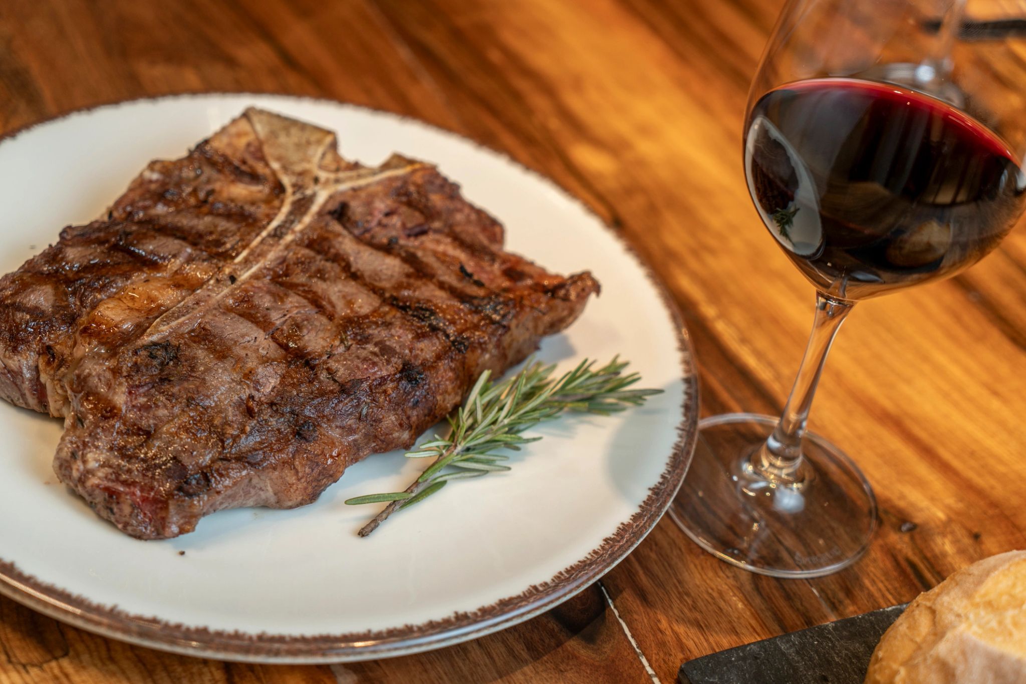 Restaurante Alvear Grill carnes nobres - degustaçao de vinhos - vinhos finos