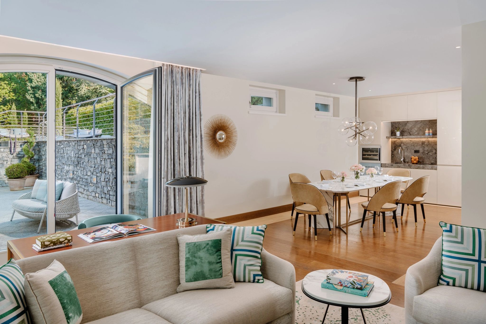 Panoramic Suite Private Pool sala de jantar - sala de estar - suite moderna