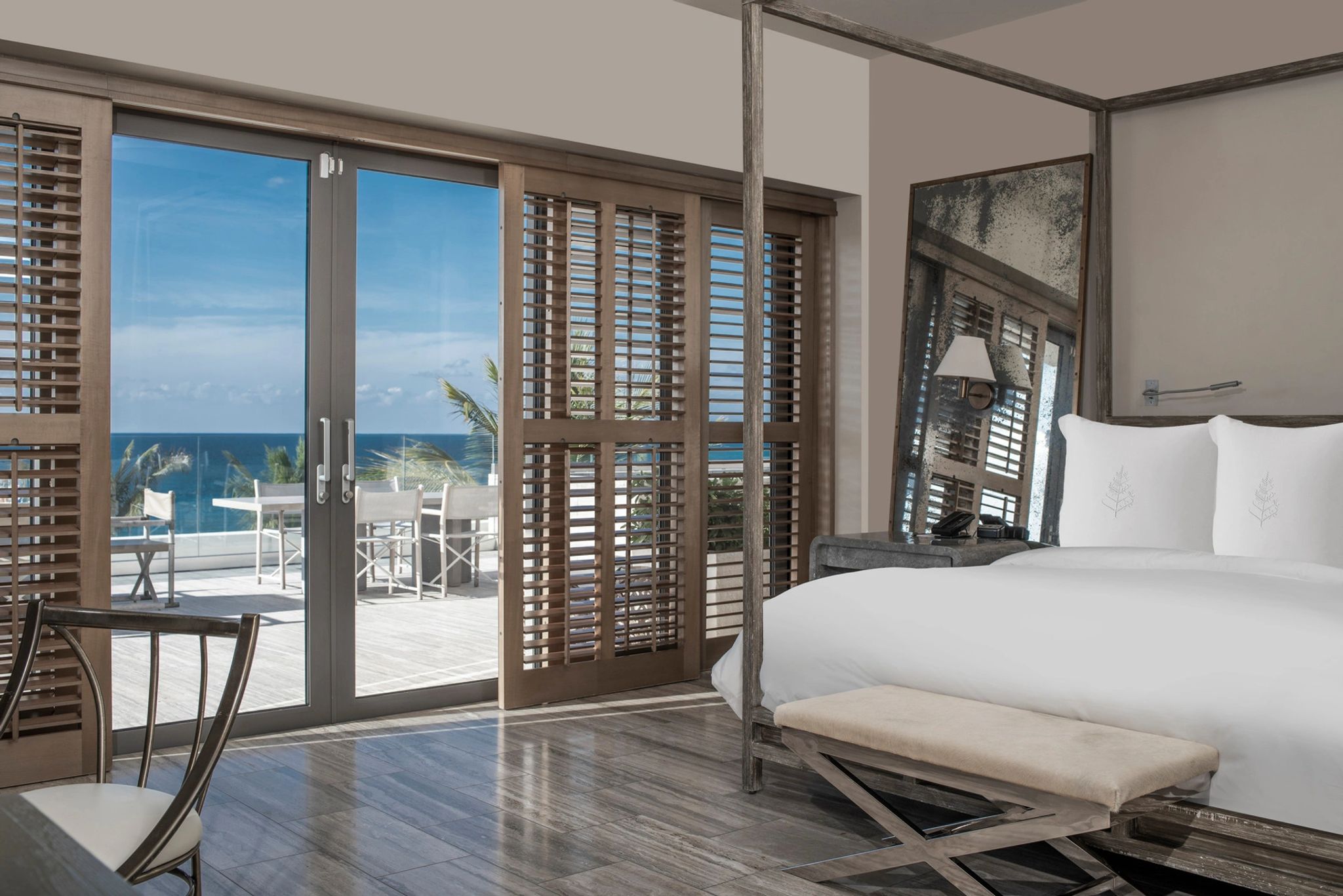 Three Bedroom Ocean View Penthouse suite com terraço - cama de hotel – suite grande