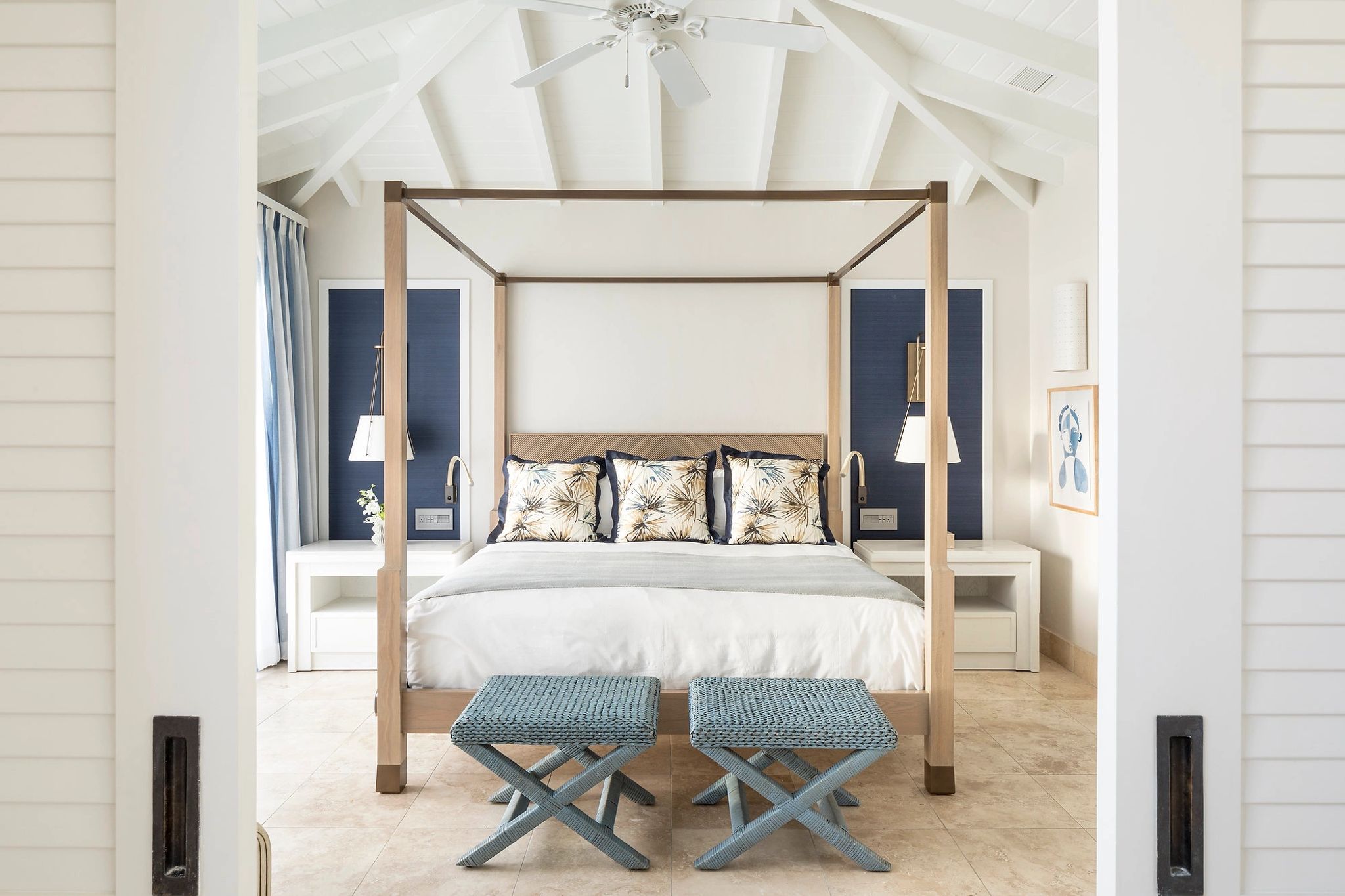 Pool Suite suite moderna - suite casal - suite de luxo - cama king - cama de dossel