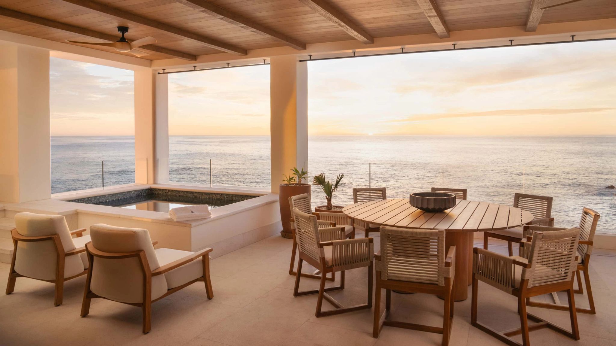 Oceanfront Five Bedroom Residence Plunge Pool sala de jantar - area gourmet - jantar vista mar - por do sol