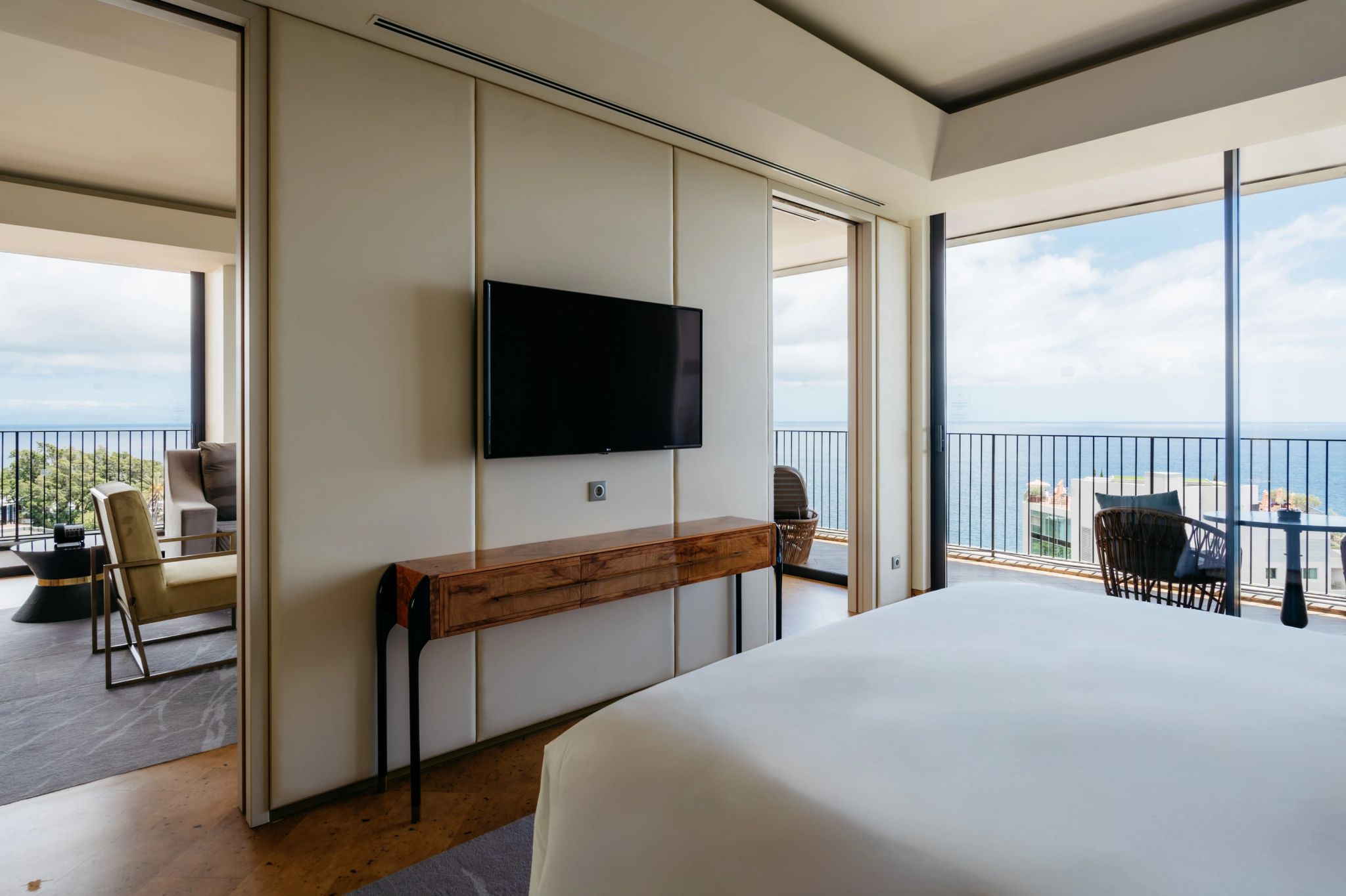 Ocean Suite suite frente mar com tv e sacada savoy palace ibiza