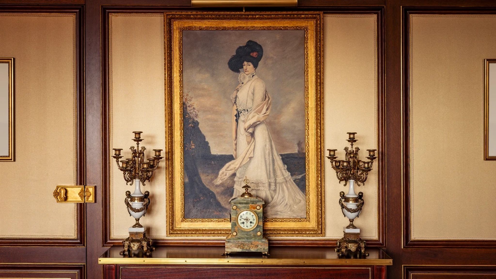 Suite Opéra mobiliario epoca luxo - decoracao folha de ouro - design frances classico