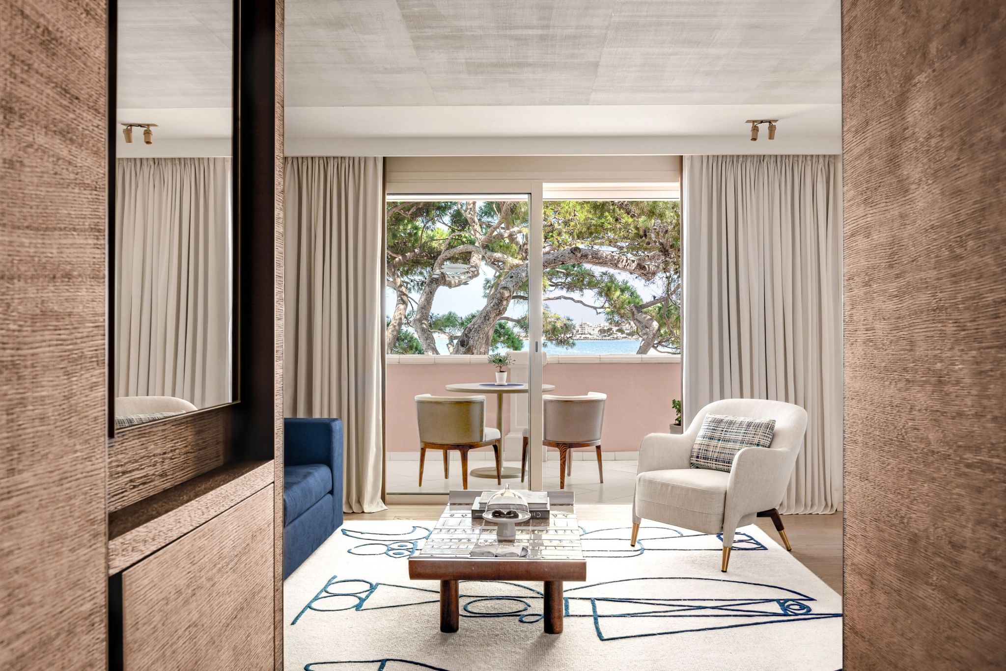 Deluxe Sea Suite sala moderna - suite com sala - suite vista mar