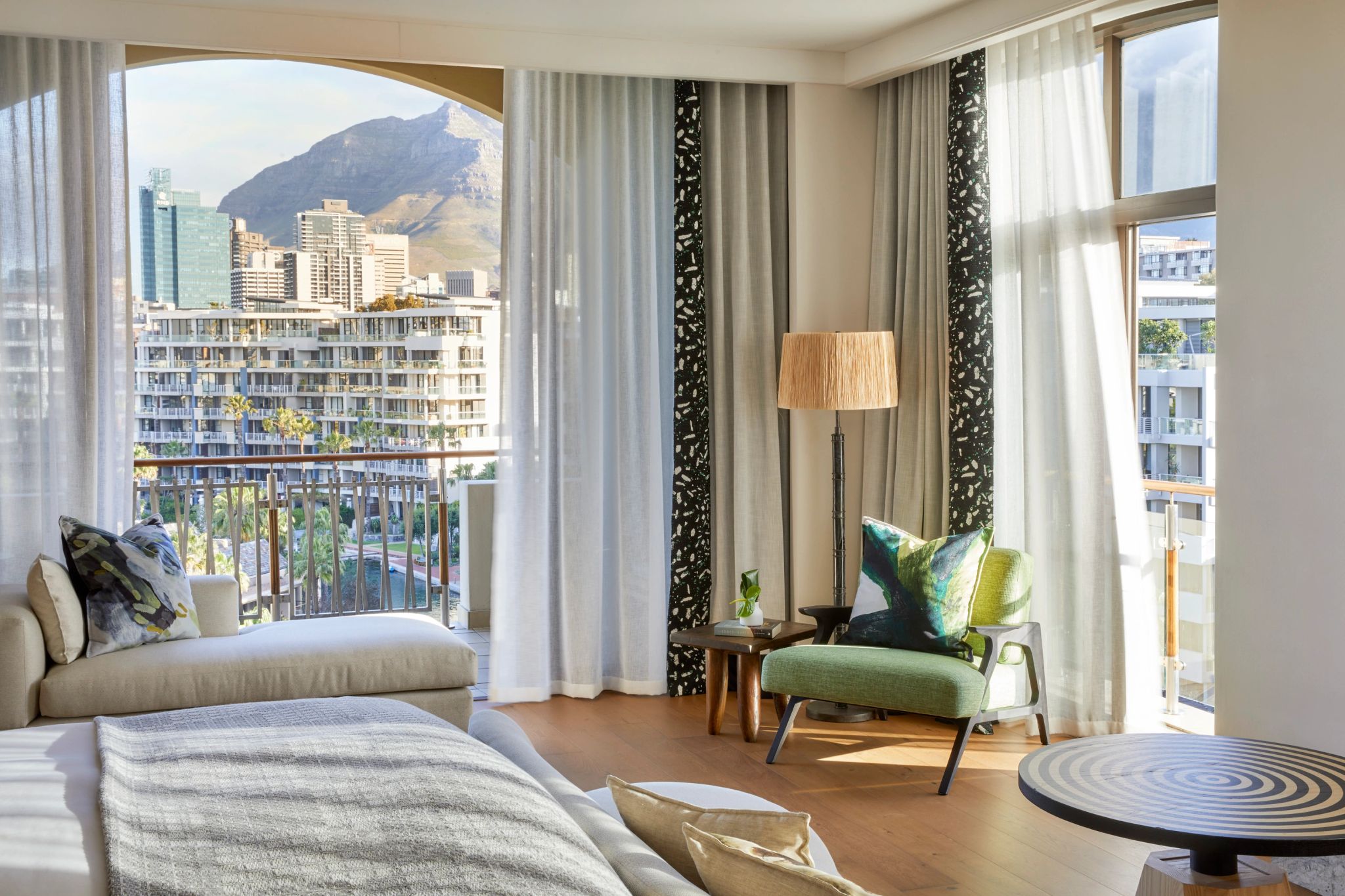 vista cidade dos cabos - suite com varanda - suite moderna - suite ampla