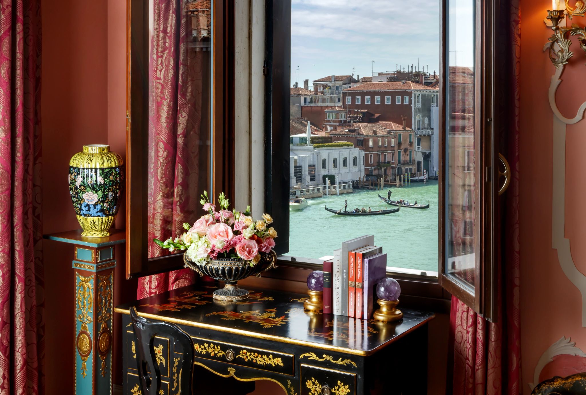 suite historica em veneza - colecao luxury collection - hospedagem sofisticada