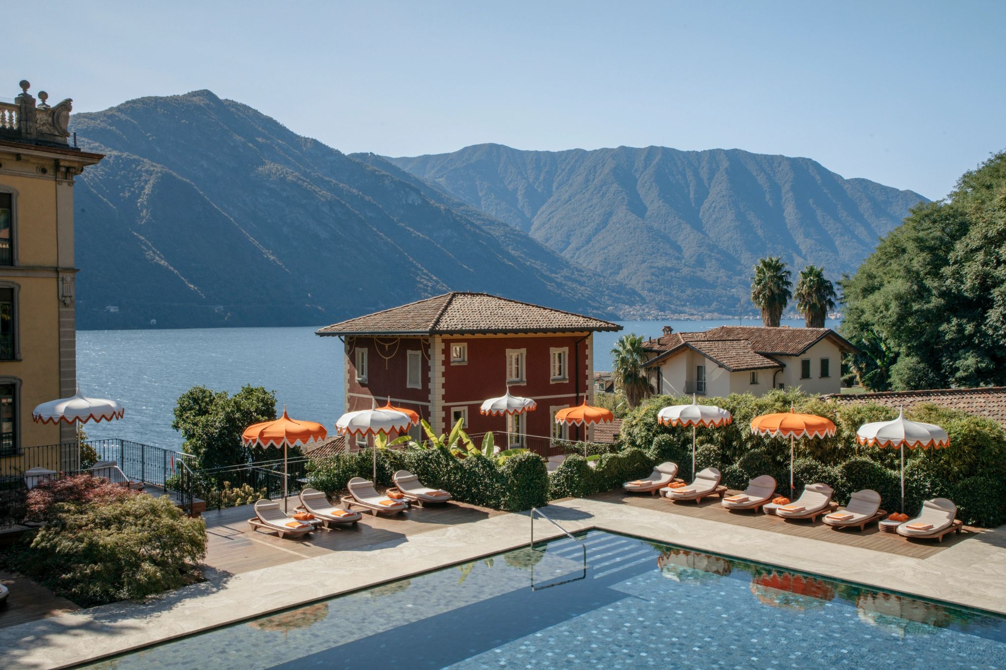 Flowers Pool piscina com vista – lago di como – piscina de luxo