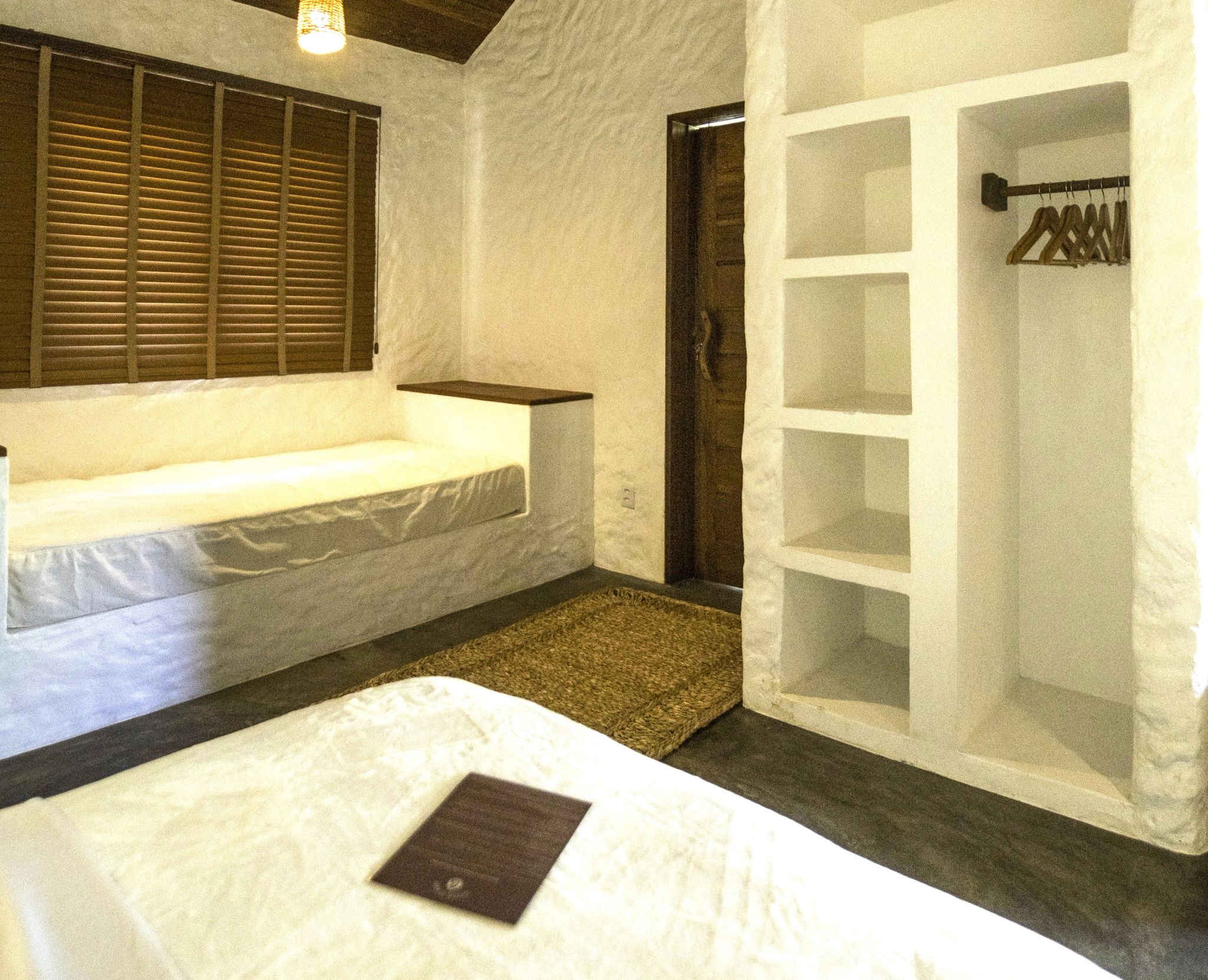 quarto espaçoso - bangalo moderno - quarto com closet