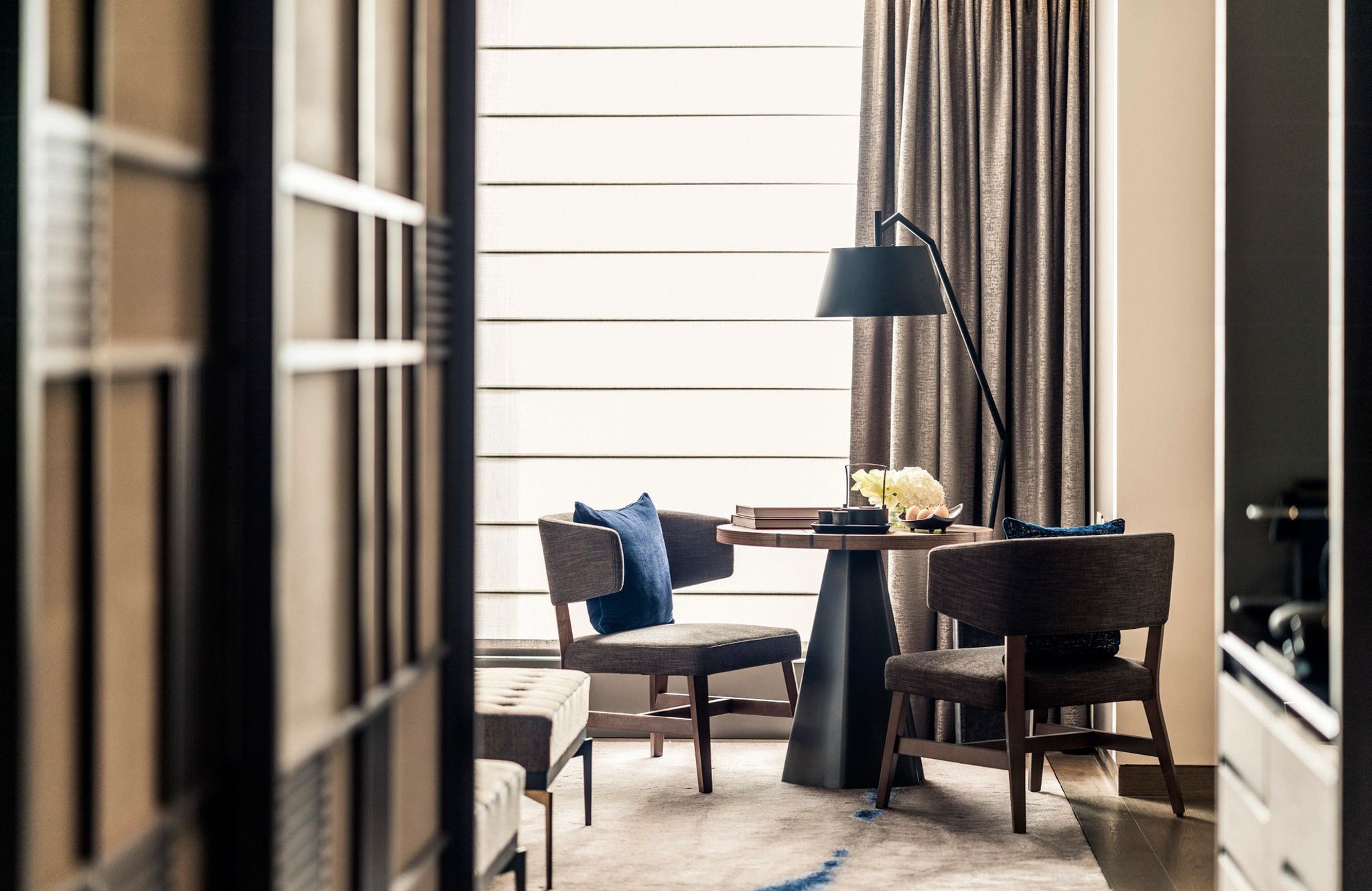 Superior City View Two Double mesa de trabalho - escritorio particular - quarto de hotel