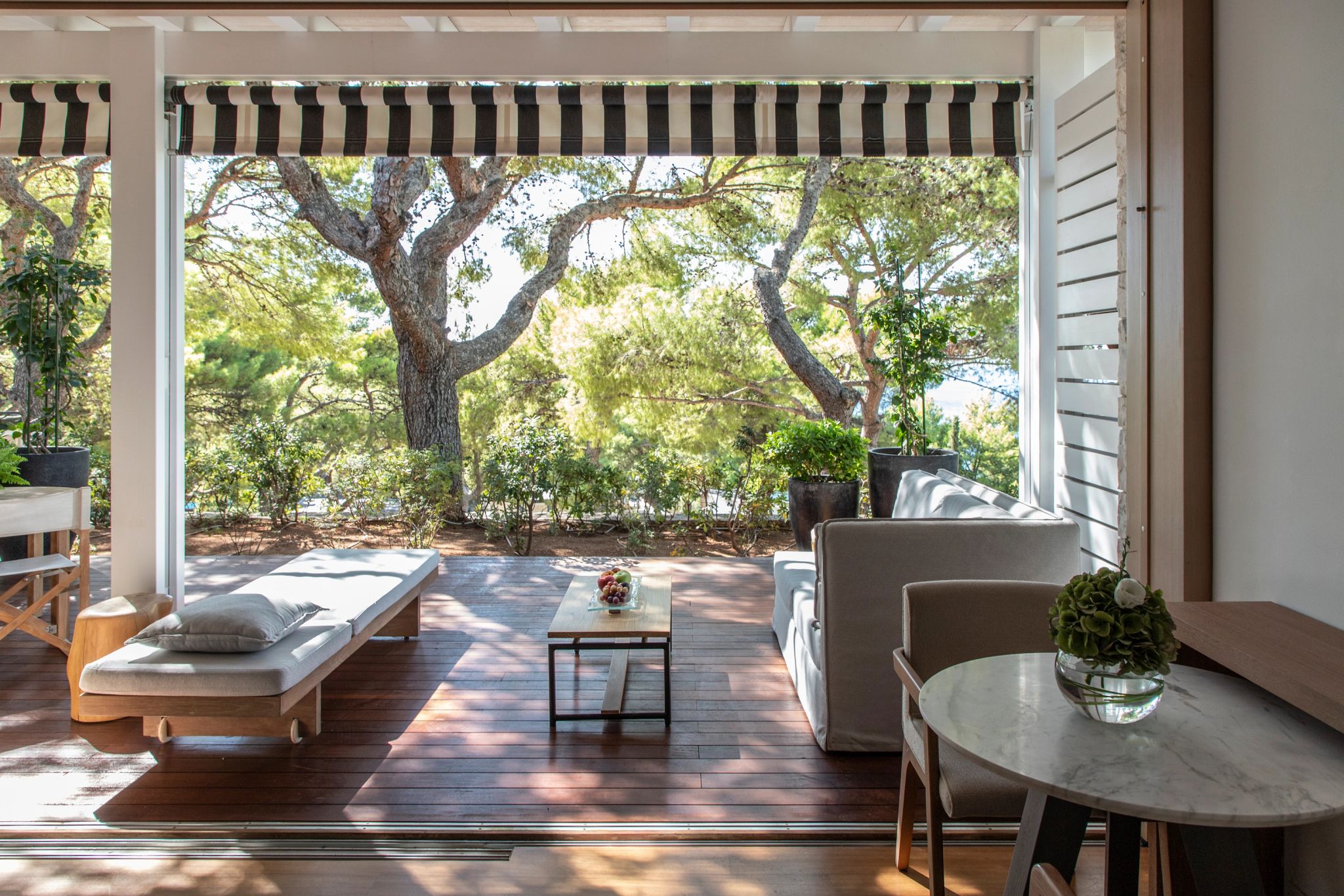 Garden View Bungalow vista jardim - varanda privativa - varanda mobiliada