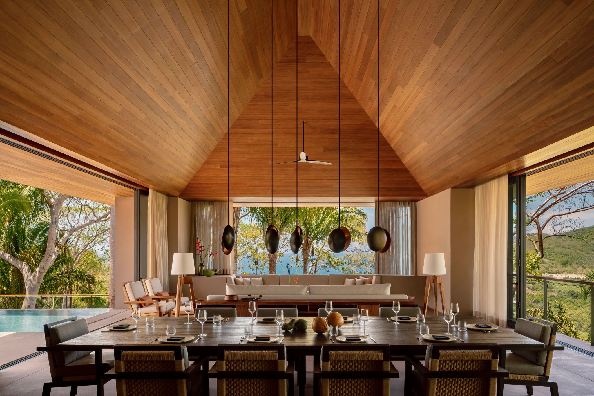 sala de jantar - almoço em familia - vista mar - casa frente mar - casa na arvore