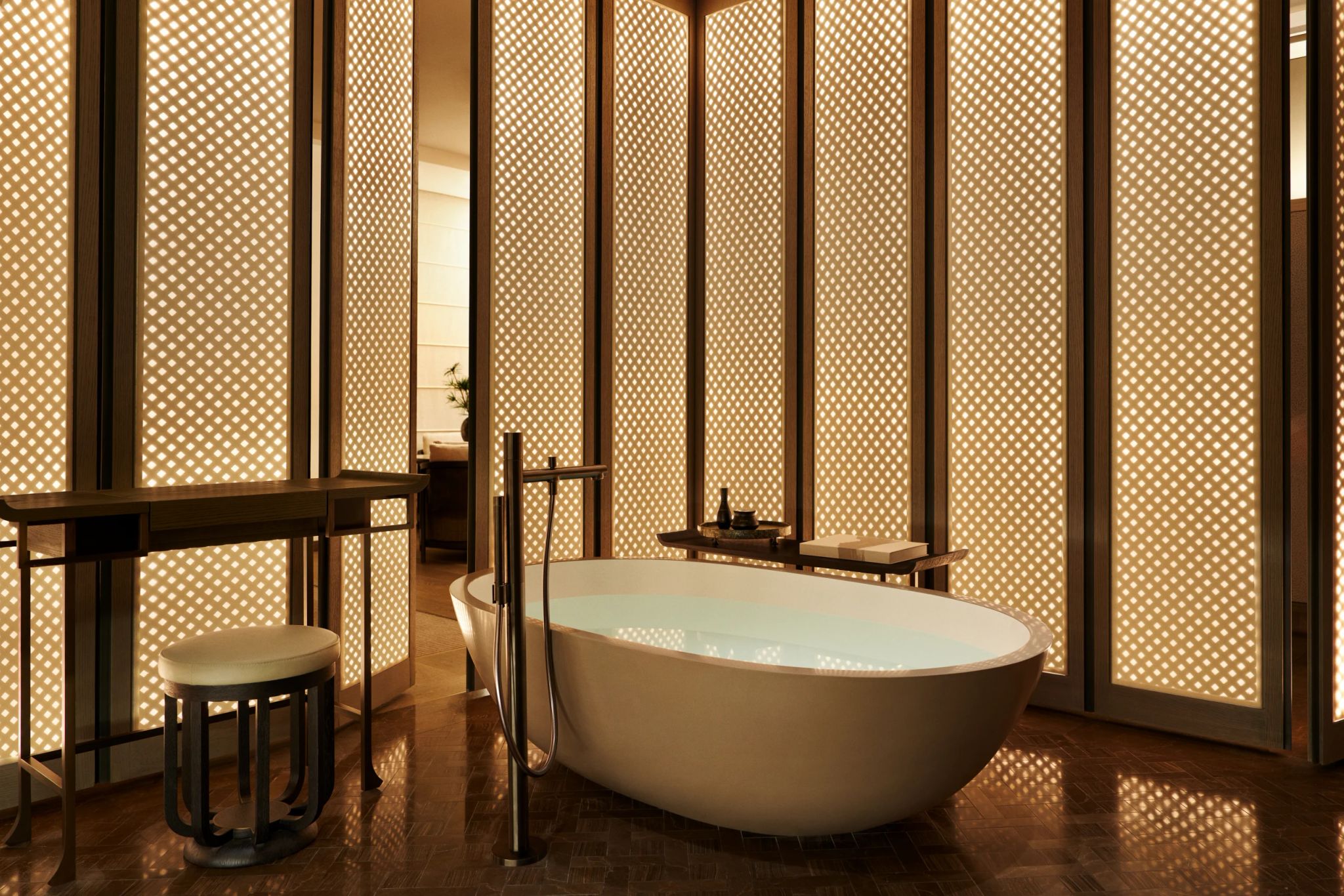 banheiro de hotel - banheiro de luxo - banheiro com pia dupla