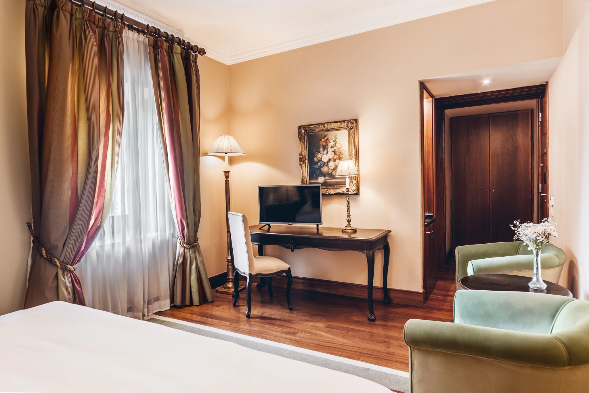 quarto de luxo - cama de casal - decoracao classica