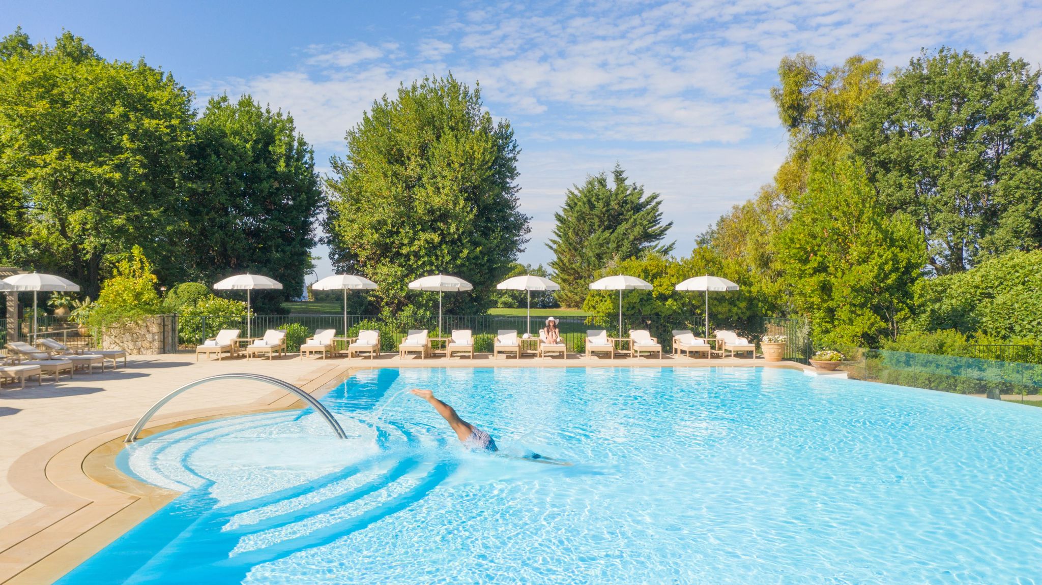 piscina borda infinita - piscina ao ar livre - lazer ao ar livre