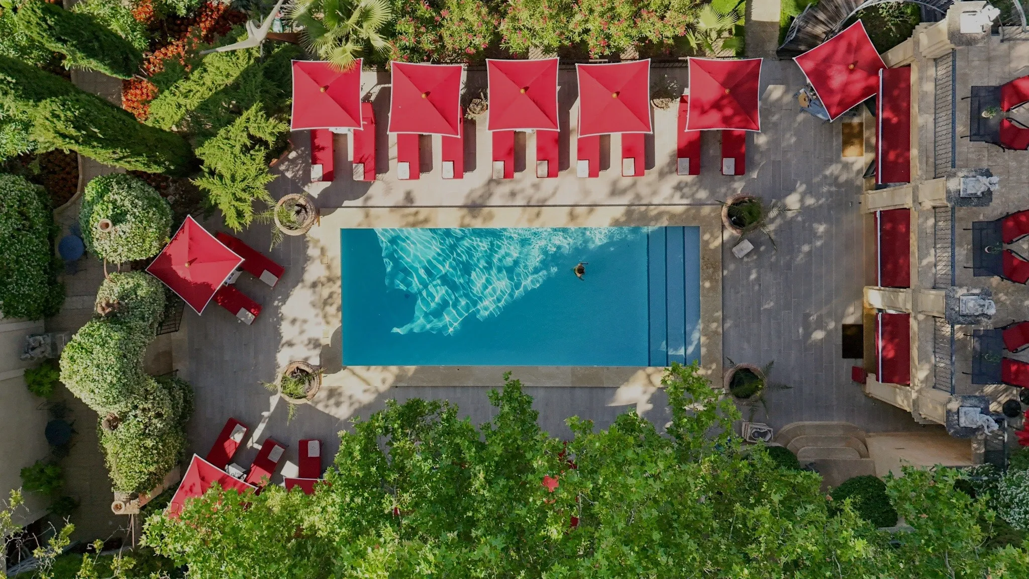 vista aerea - piscina externa - hotel com piscina - jardim privativo