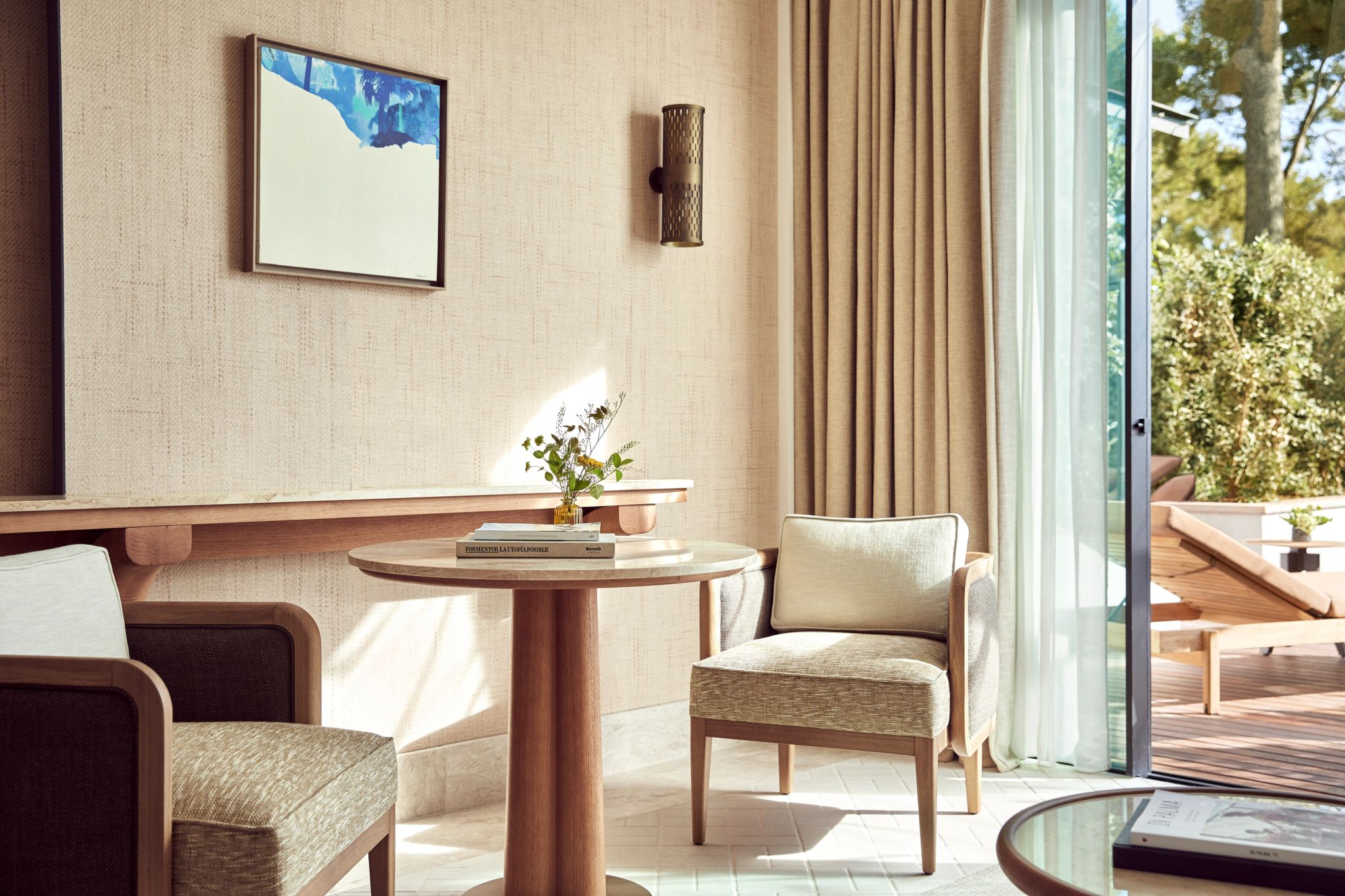 quarto do hotel - moveis de luxo - vista jardim